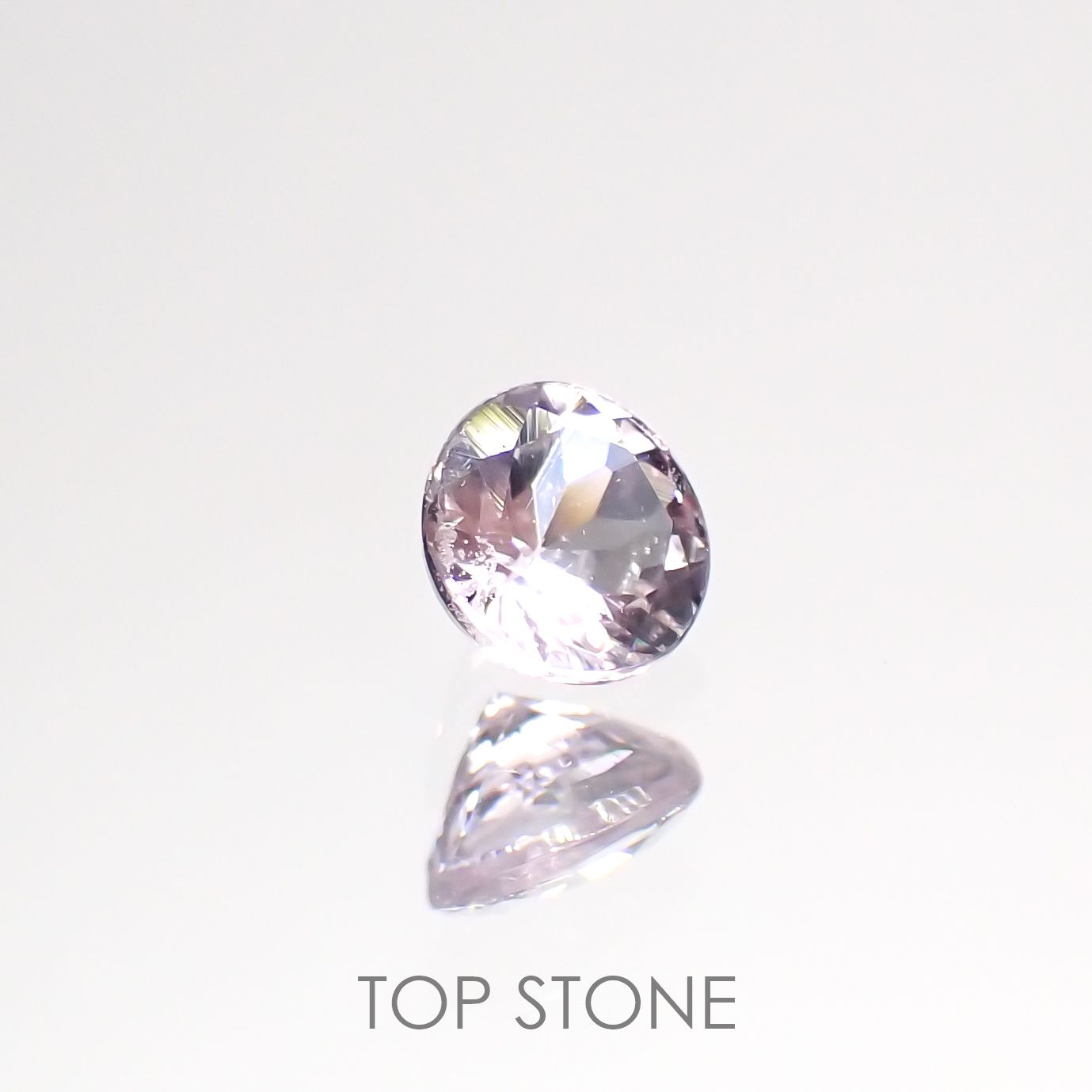 ピンクゾイサイト(宝石名ピンク・ゾイサイト)タンザニア産 0.28ct 識別済[220114939]4x3.9mm前後
