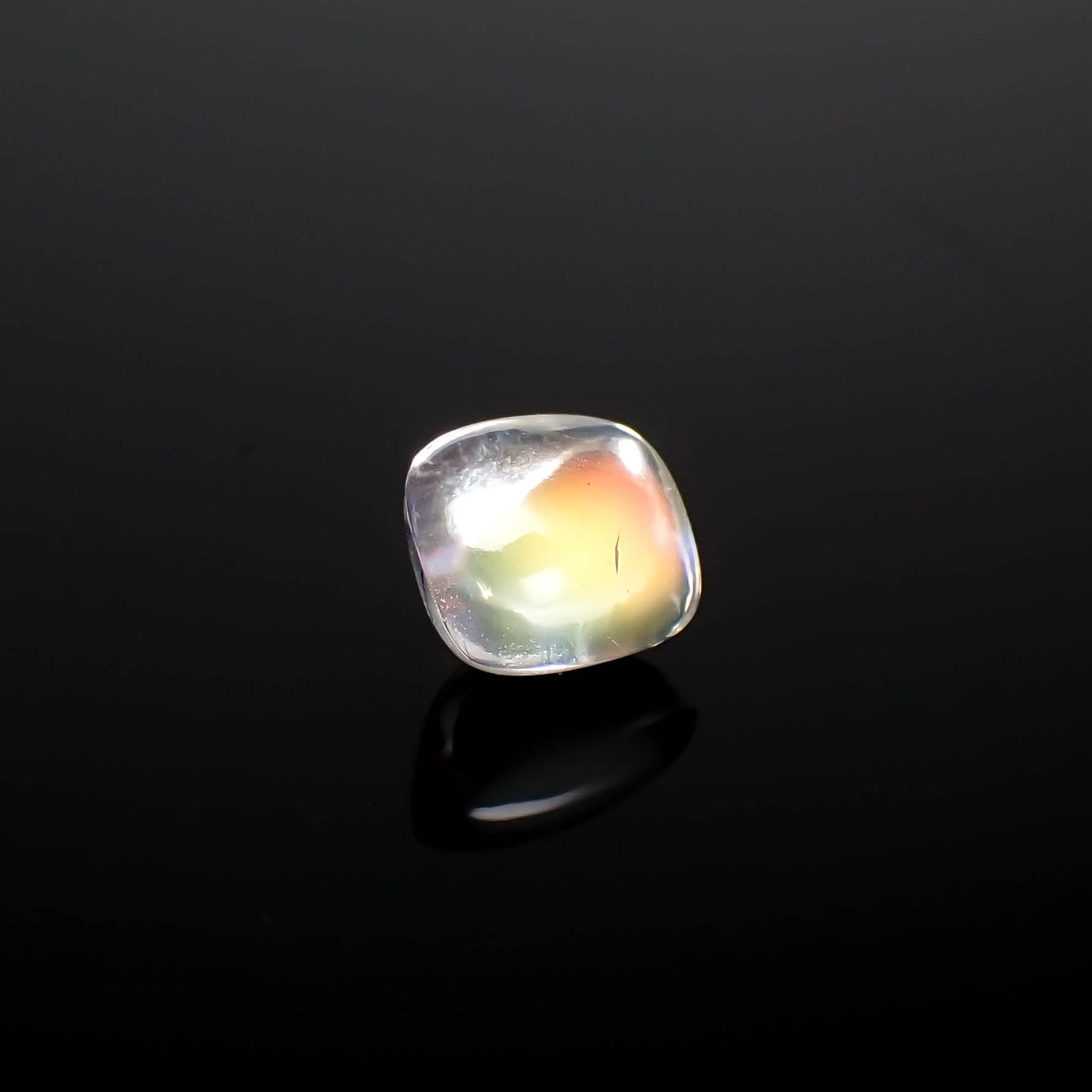 ◇バフカット◇レインボームーンストーン(宝石名ラブラドライト)マダガスカル産 1.213ct ソ付(彩珠)[240427201]6.5x5.7mm前後