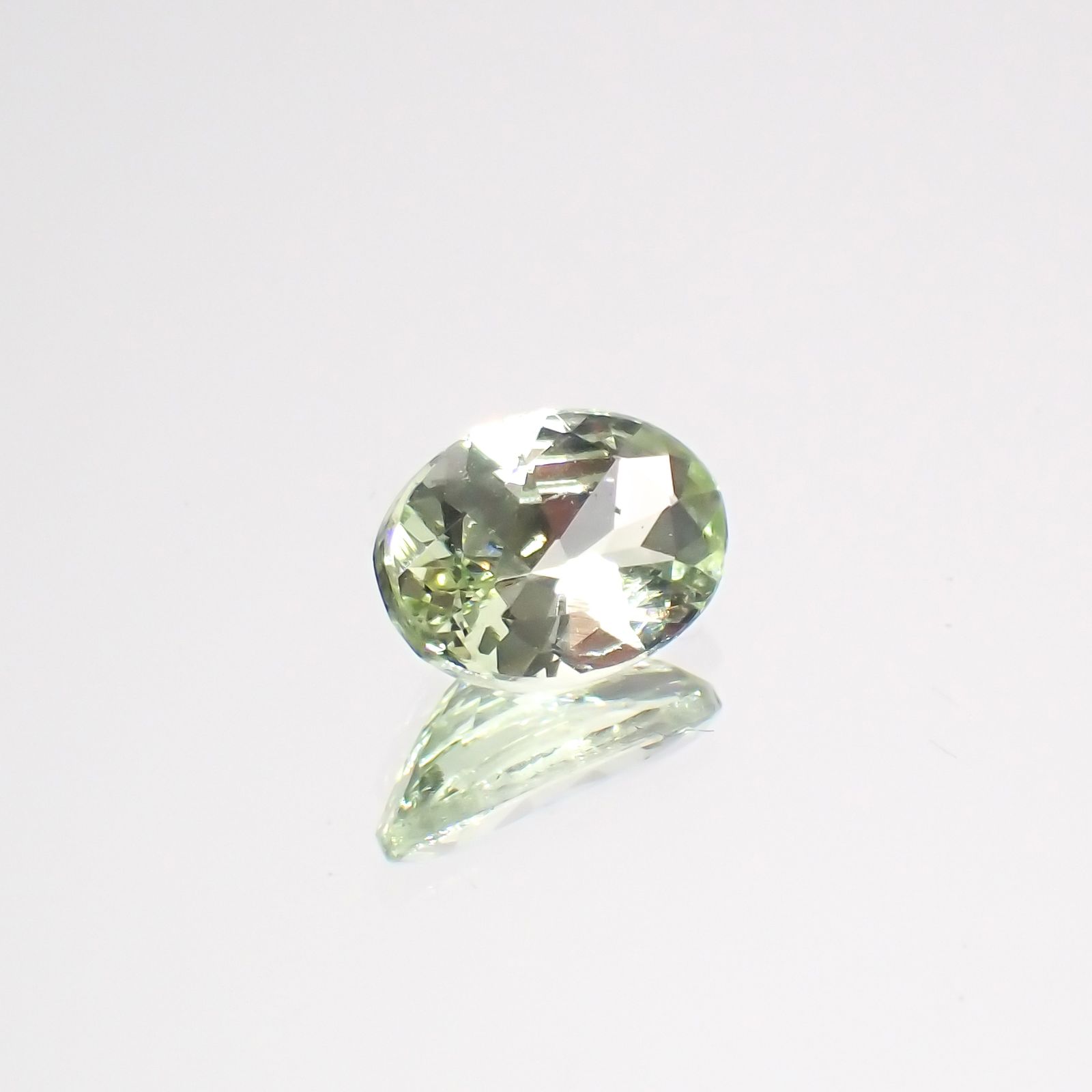 ミントガーネット タンザニア産 0.61ct[231023726]6.5x4.5mm前後