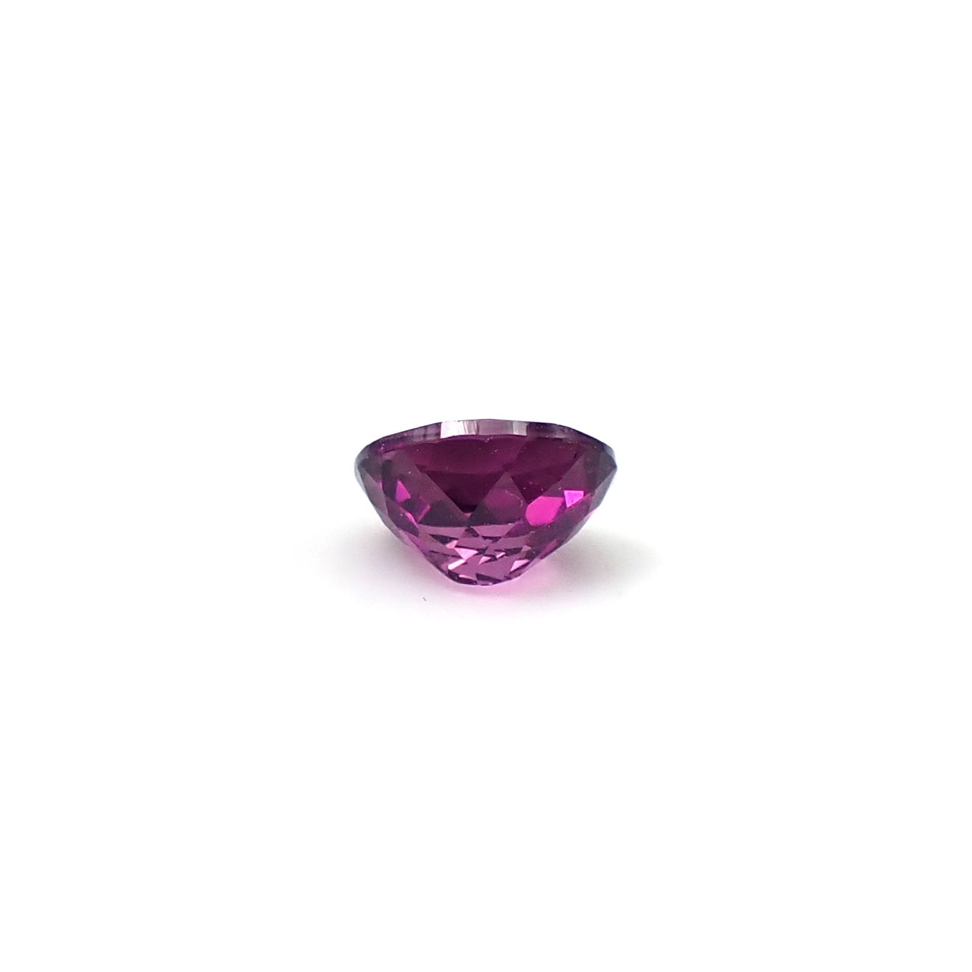 グレープガーネット(宝石名ガーネット)ブラジル産 識別済 0.55ct / 5.3x4.2mm前後 [250931145]