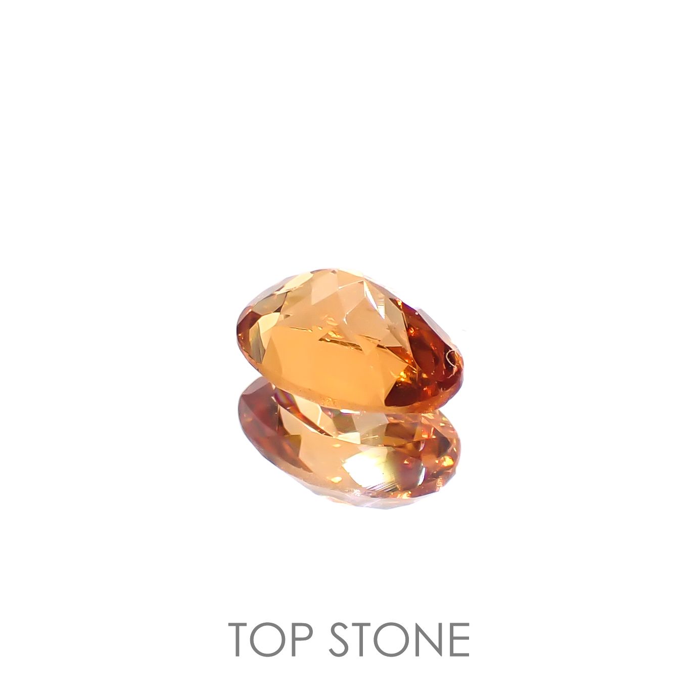 スペサルティンガーネット(宝石名ガーネット)タンザニア産 0.62ct 識別済[220817544]5.9x4mm前後