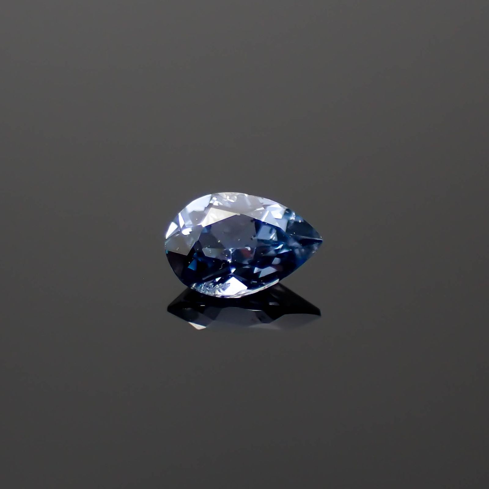 コバルトブルースピネル(宝石名ブルー・スピネル)タンザニア産 0.136ct ソ付(日独)[230622553]4.03x2.8mm前後