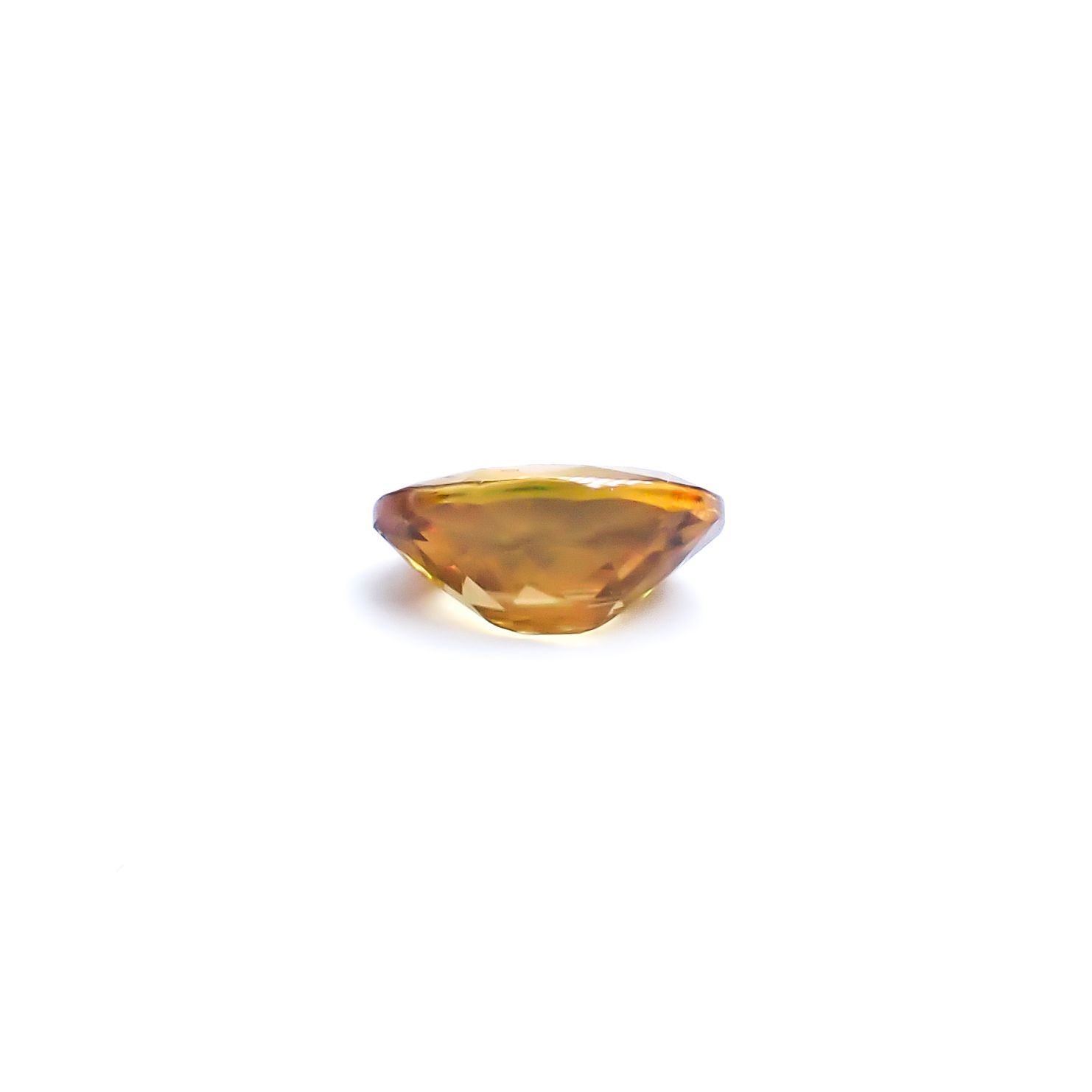 ゴールデンスフェーン マダガスカル産 0.75ct / 6.7x5mm前後 [260632354]