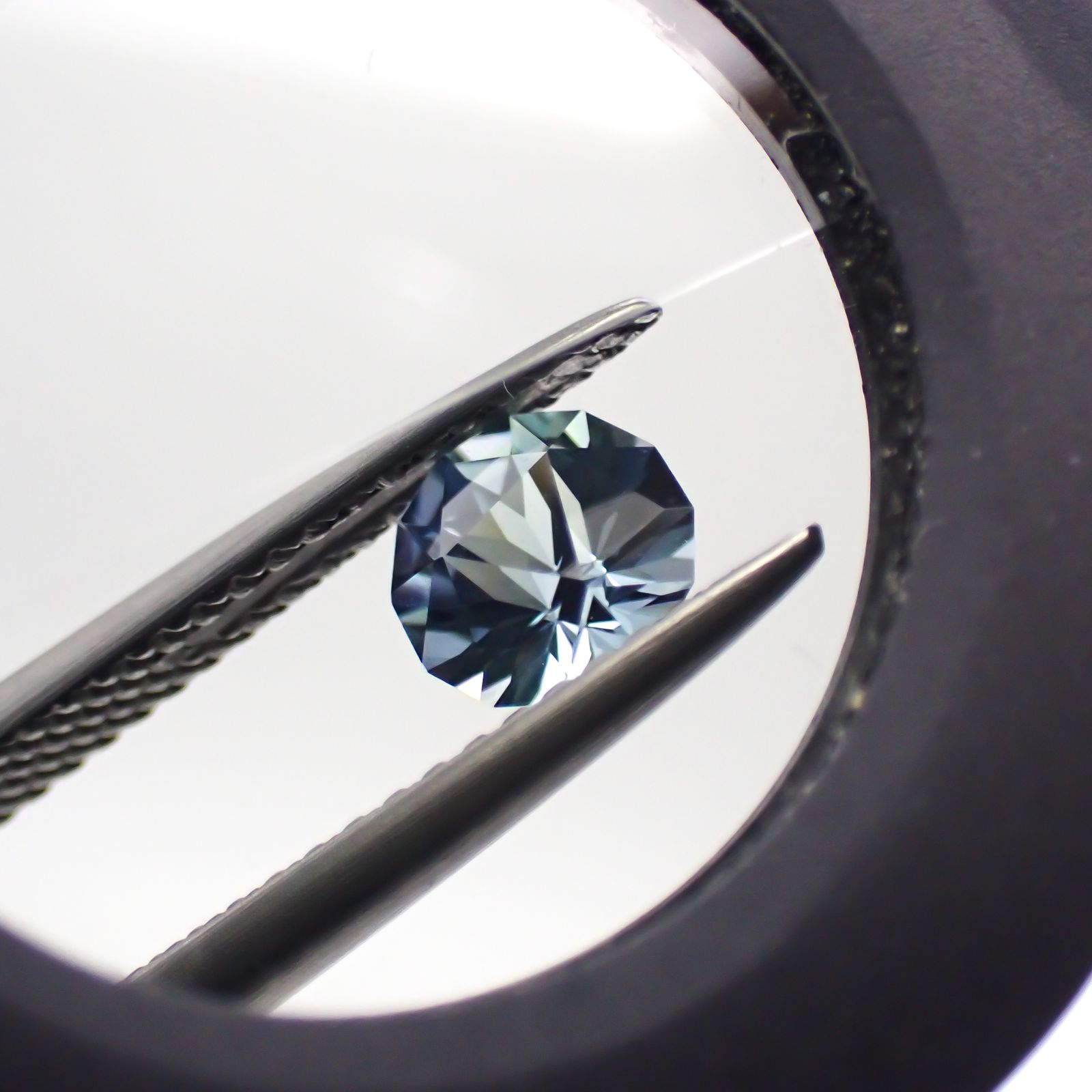 ◇カスタムカット◇バイカラータンザナイト 非加熱 タンザニア産 0.68ct [241029374]5.8x5.7mm前後