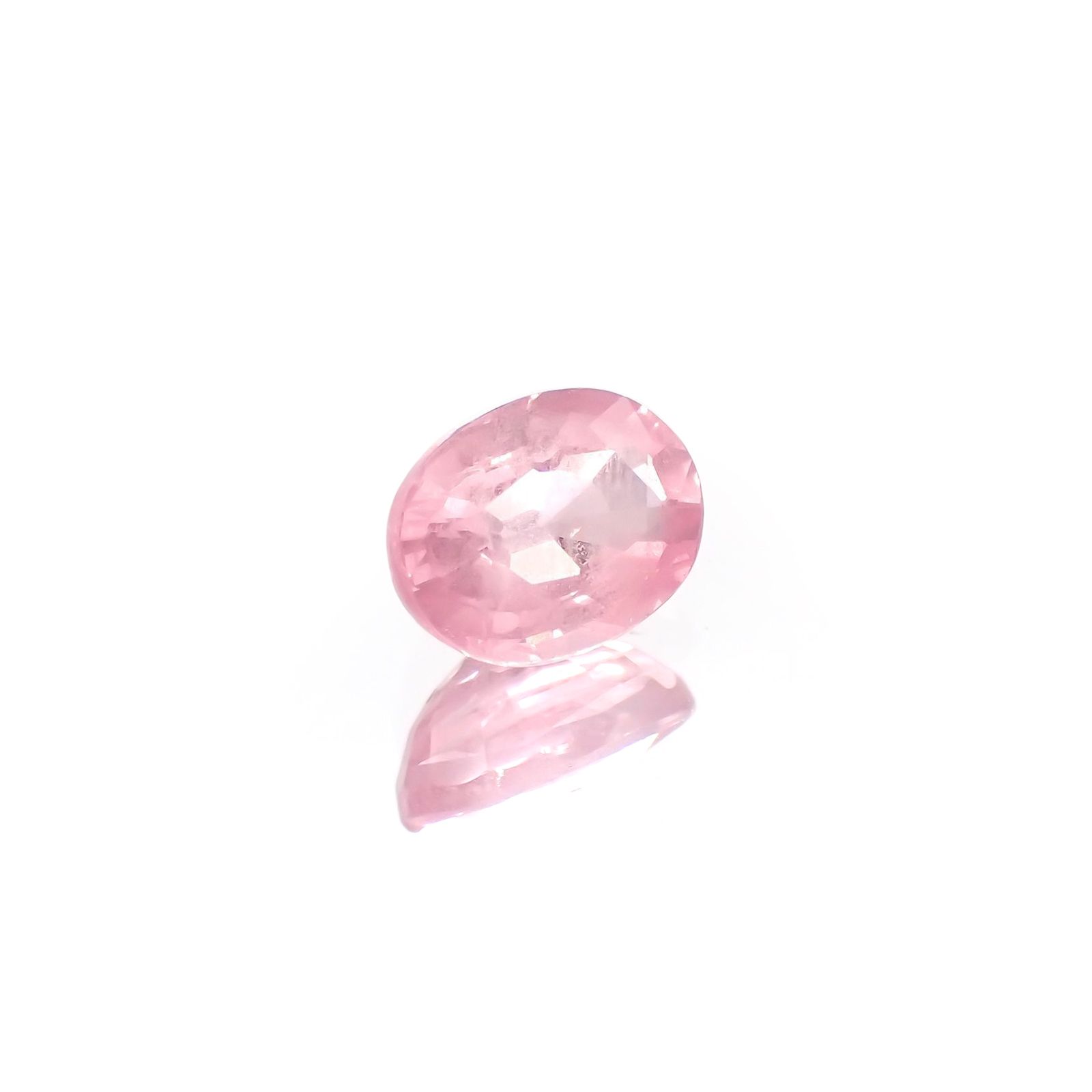 シルキーピンクスピネル(宝石名ピンク・スピネル) タンザニア産 識別済 0.86ct / 6.4x4.8mm前後 [240212894]