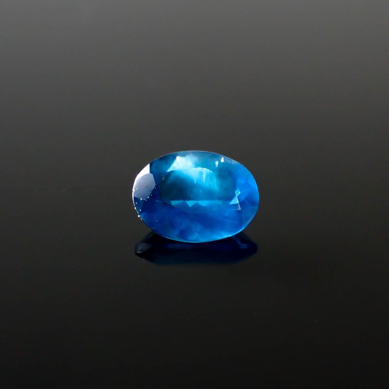 ディープブルーアパタイト マダガスカル産 1.06ct[240628161]7.7x5.9mm前後