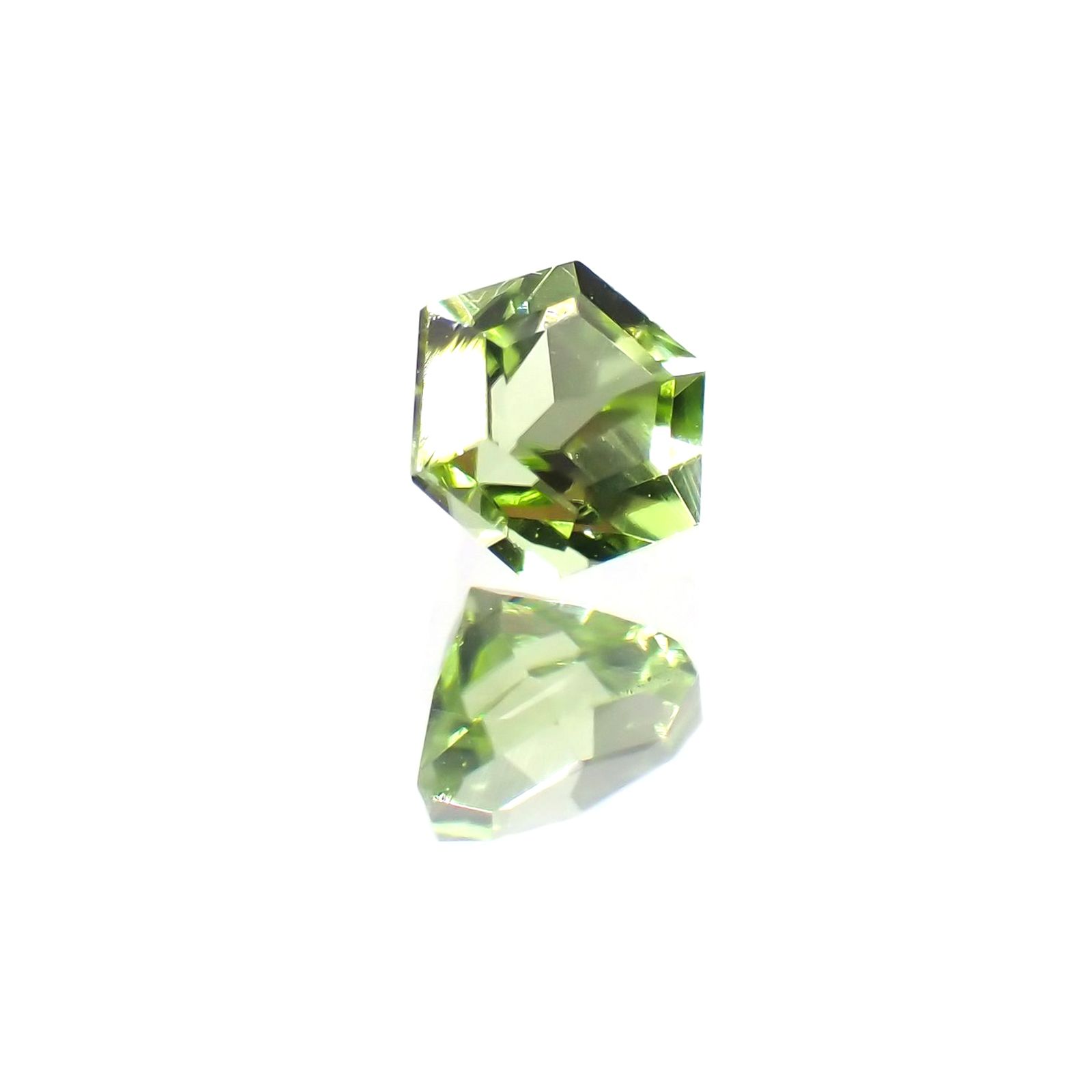 ◇ヘキサゴンカット◇ペリドット(宝石名ペリドット) パキスタン産 0.38ct 識別済[251013093]4×3.9mm前後