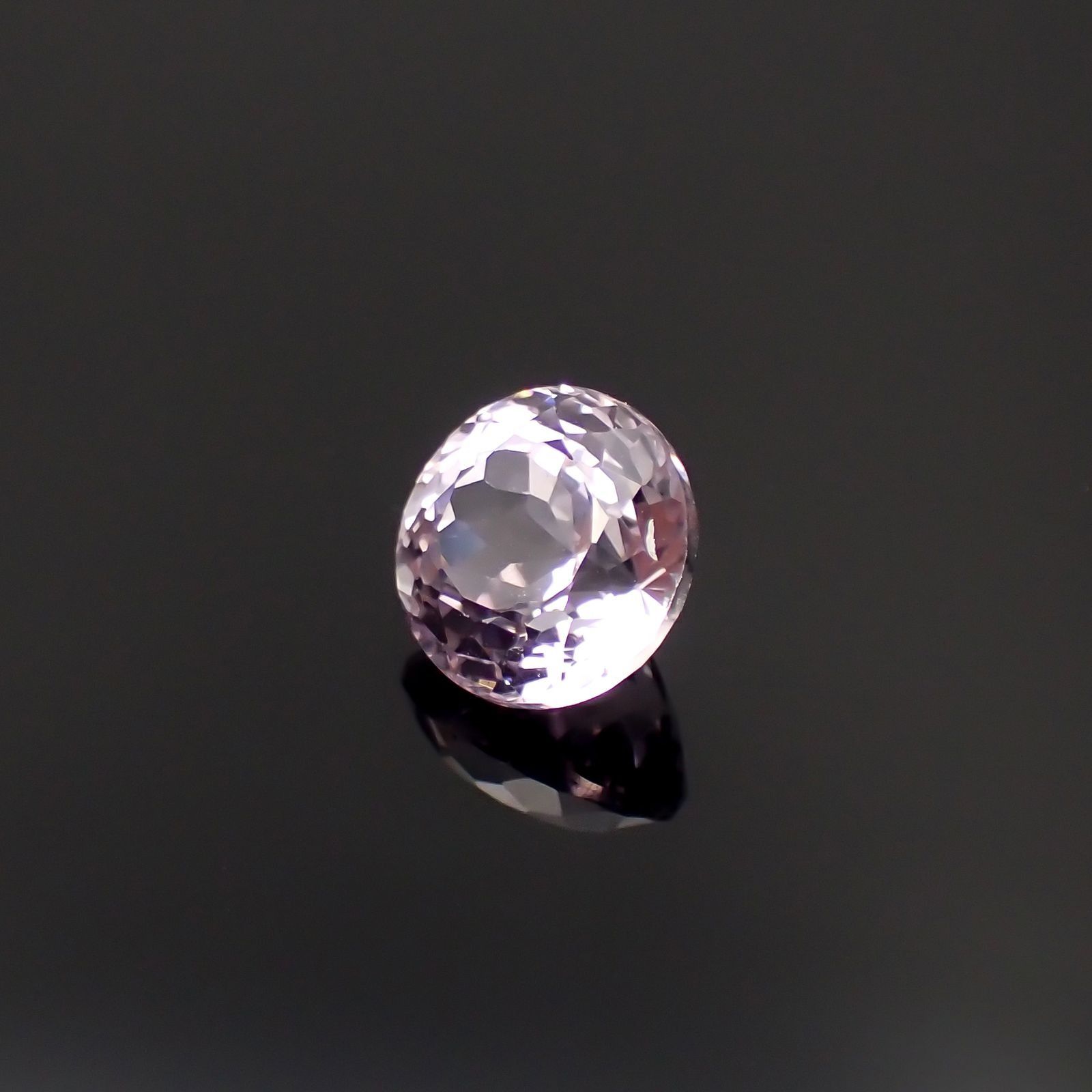 クンツァイト アフガニスタン産 2.40ct [251124348]7.9x7.9mm前後