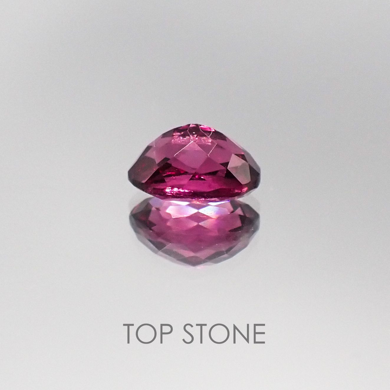 マラヤガーネット(宝石名ガーネット) タンザニア・マヘンゲ産 1.20ct 識別済[20052306]7×5mm前後