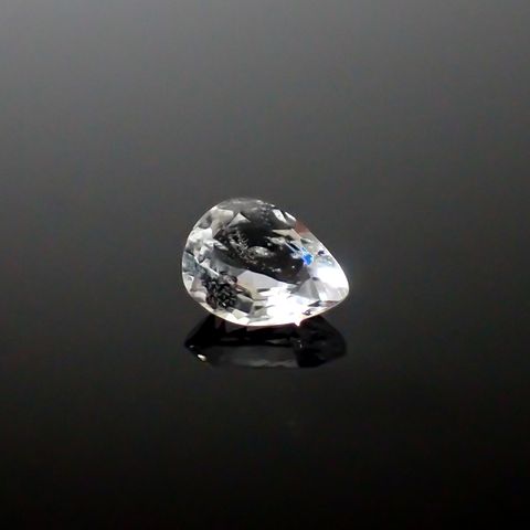 テネブレッセンススキャポライト アフガニスタン産 0.14ct / 4.3x3.2mm前後 [260532259]
