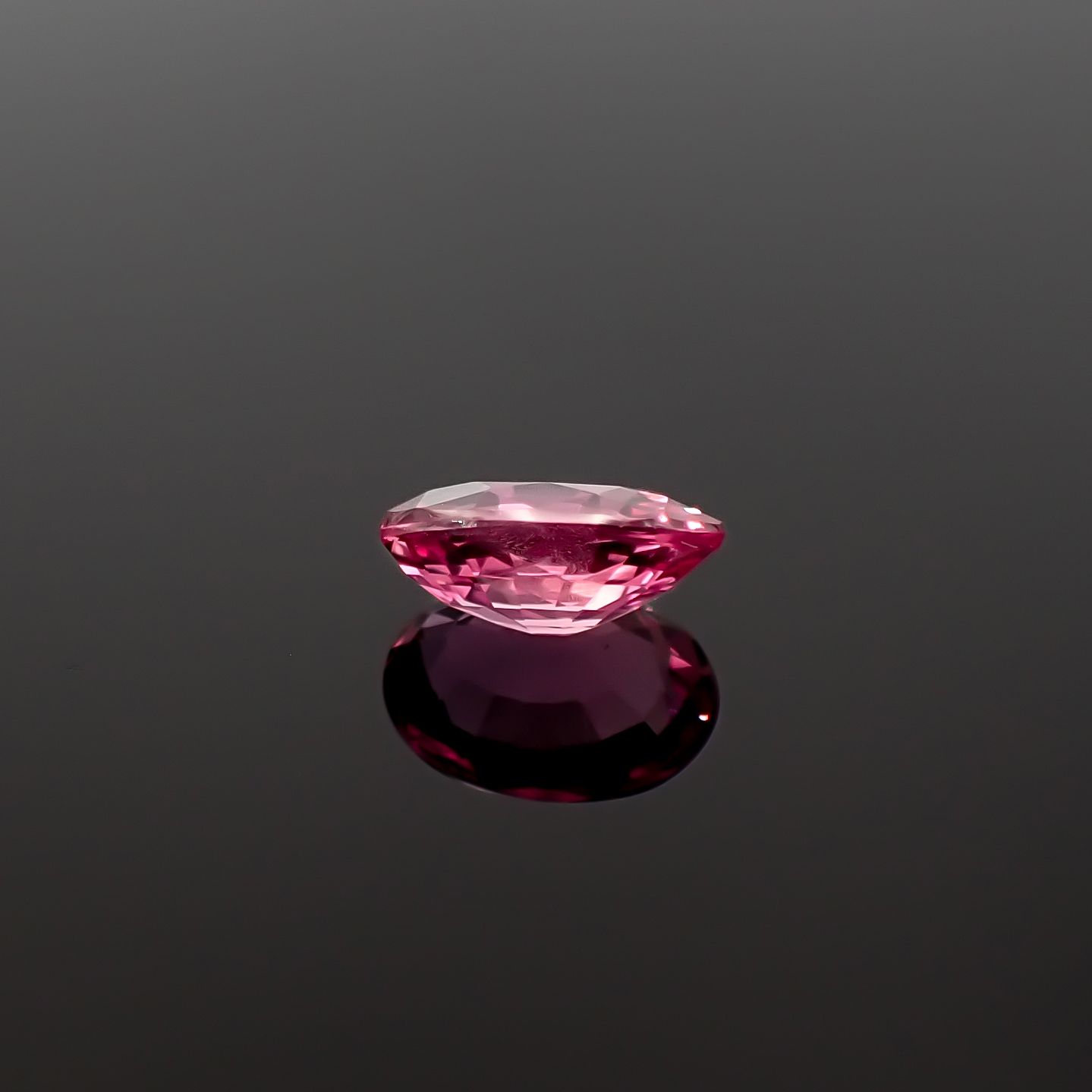 ピンクサファイア 非加熱(宝石名ピンク・サファイア)スリランカ/マダガスカル産 GIT鑑付 0.98ct / 7.06x5.13mm前後 [260432067]
