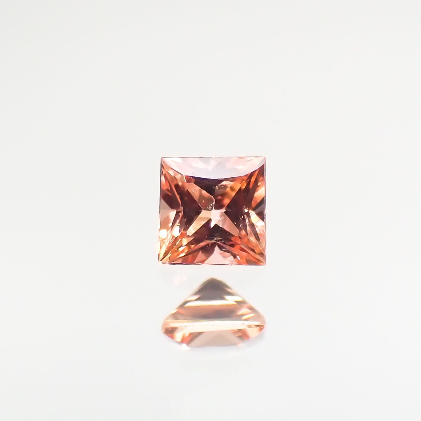 ◇プリンセスカット◇パパラチャサファイア ソーティング付き スリランカ産 ルース 0.097ct[210812606]2.4×2.4mm前後