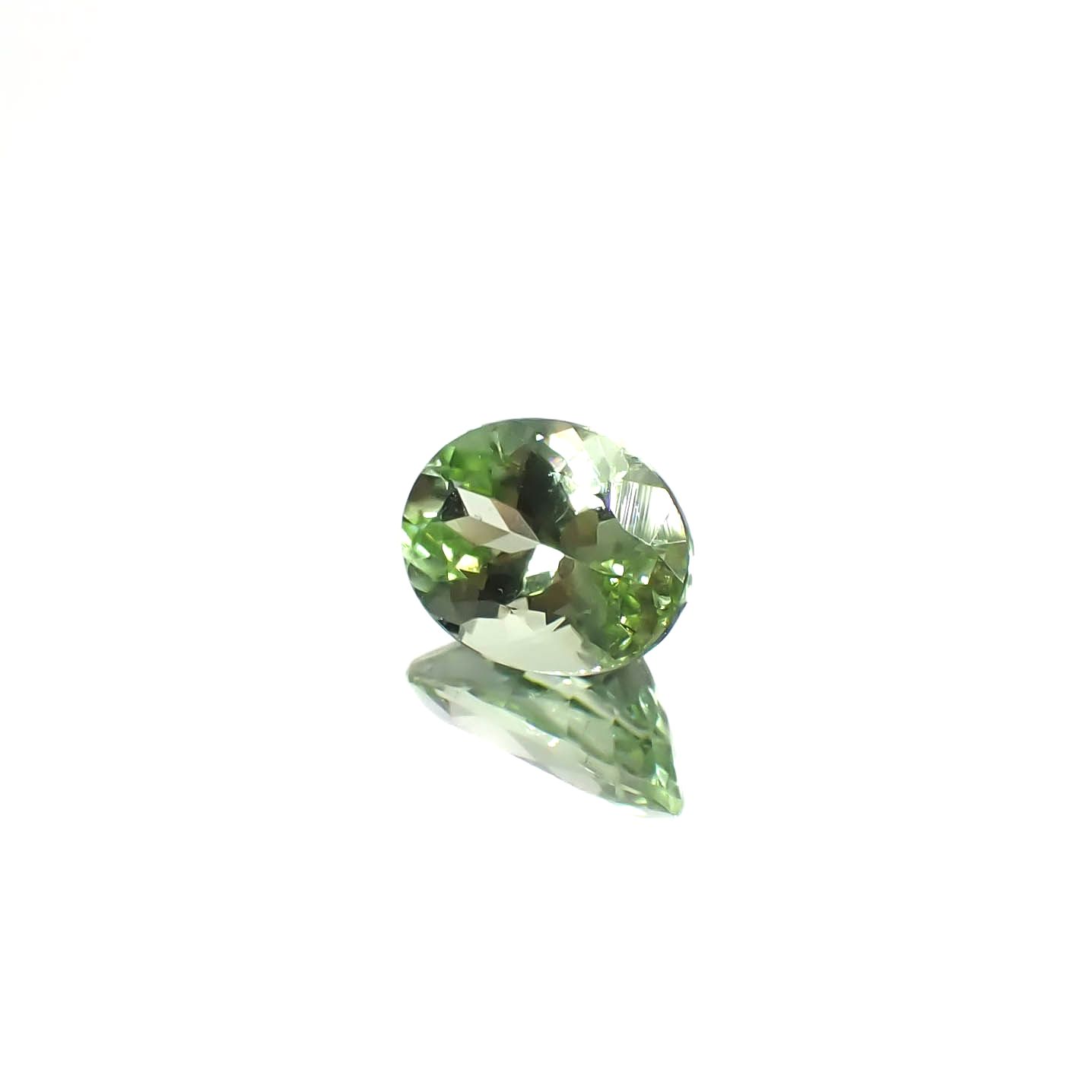 ペリドット(宝石名ペリドット)パキスタン/ノルウェー産 1.317ct ソ付(彩珠)[240728517]8x6.1mm前後