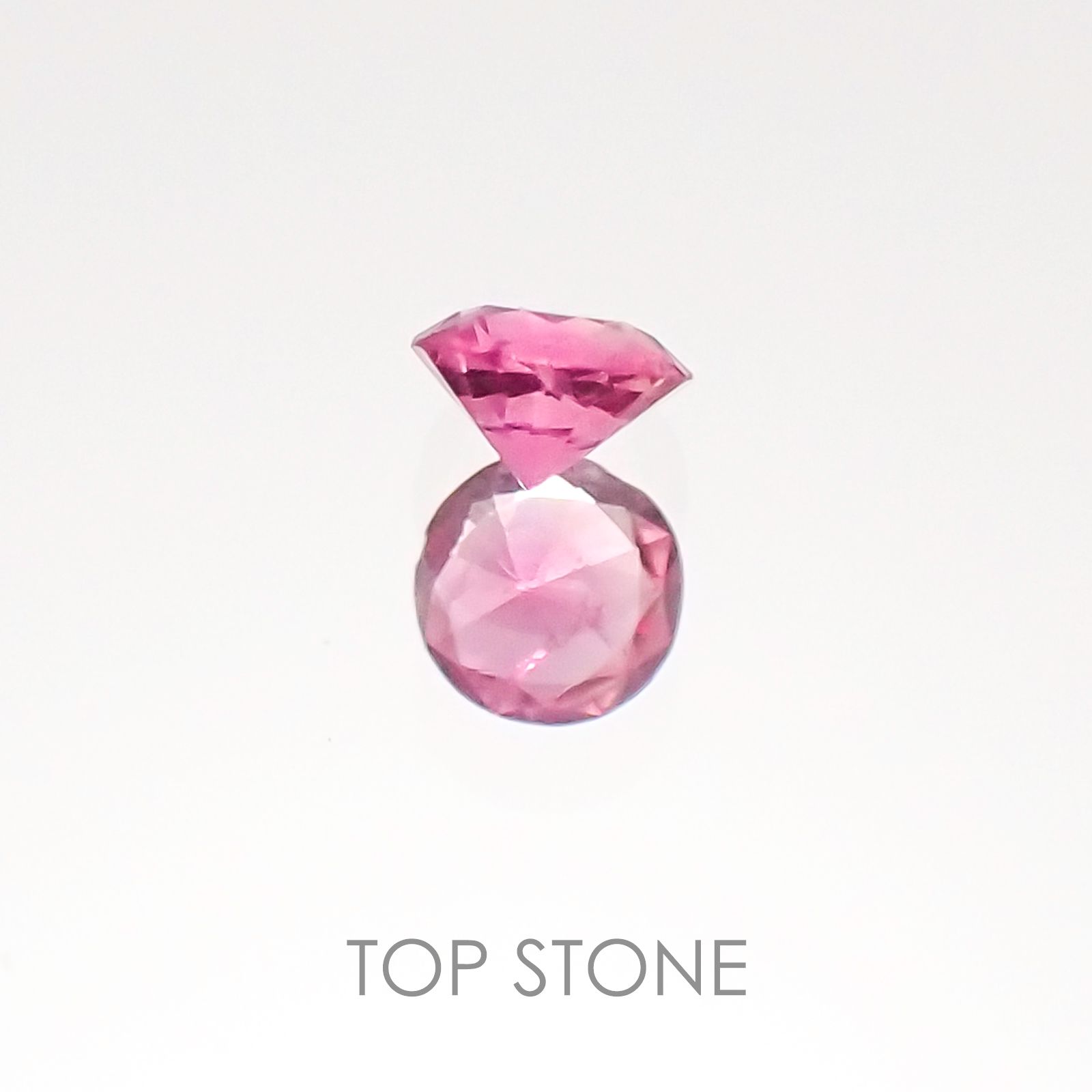 レッドベリル(宝石名レッド・ベリル) アメリカ・ユタ州産 0.042ct 識別済[20107031]2.5×2.4mm前後