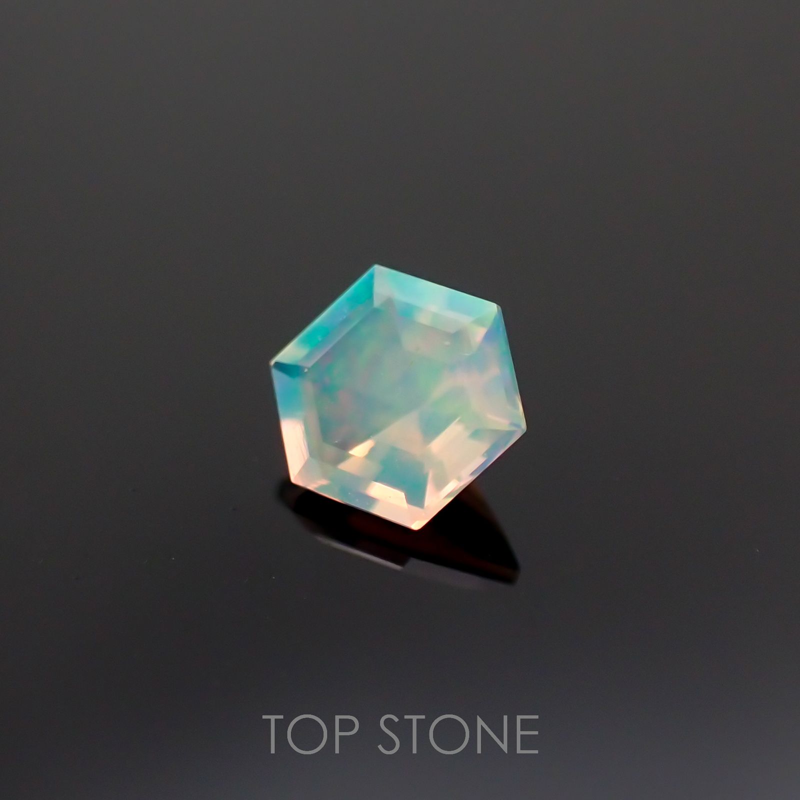 ◇ヘキサゴンカット◇エチオピアオパール エチオピア産 0.16ct[221018441]4x3.9mm前後