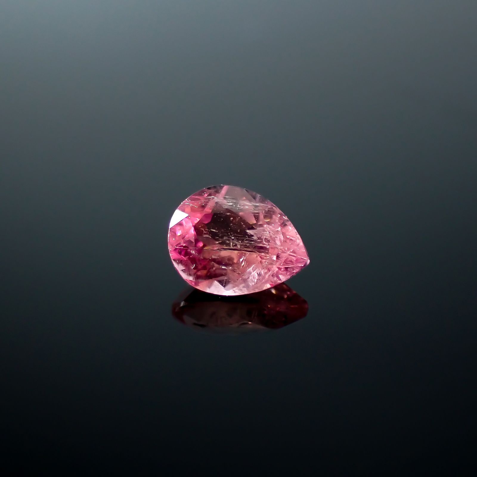 ペツォッタイト(ラズベリル)(宝石名ペツォッタイト)マダガスカル産 0.370ct ソ付(彩珠)[240226153]5.1x3.9mm前後