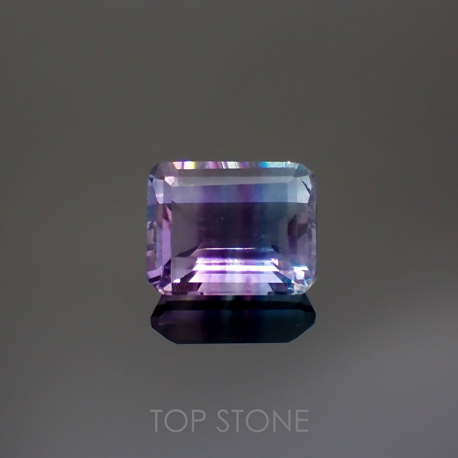 パーティカラーフローライト(宝石名パーティカラード・フルオライト) ブラジル産 4.50ct 識別済[211013220]10.2×8mm前後