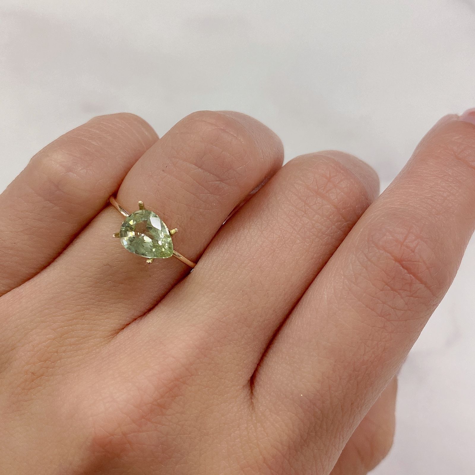 ミントガーネット(宝石名グリーン グロッシュラー・ガーネット) タンザニア・メレラニ鉱山産 1.25ct 識別済[20095508]8.2×6.5mm前後