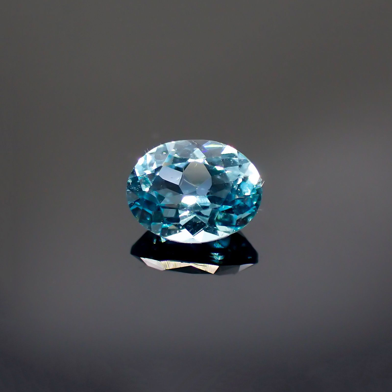 アパタイト(宝石名アパタイト) マダガスカル産 0.87ct 識別済
