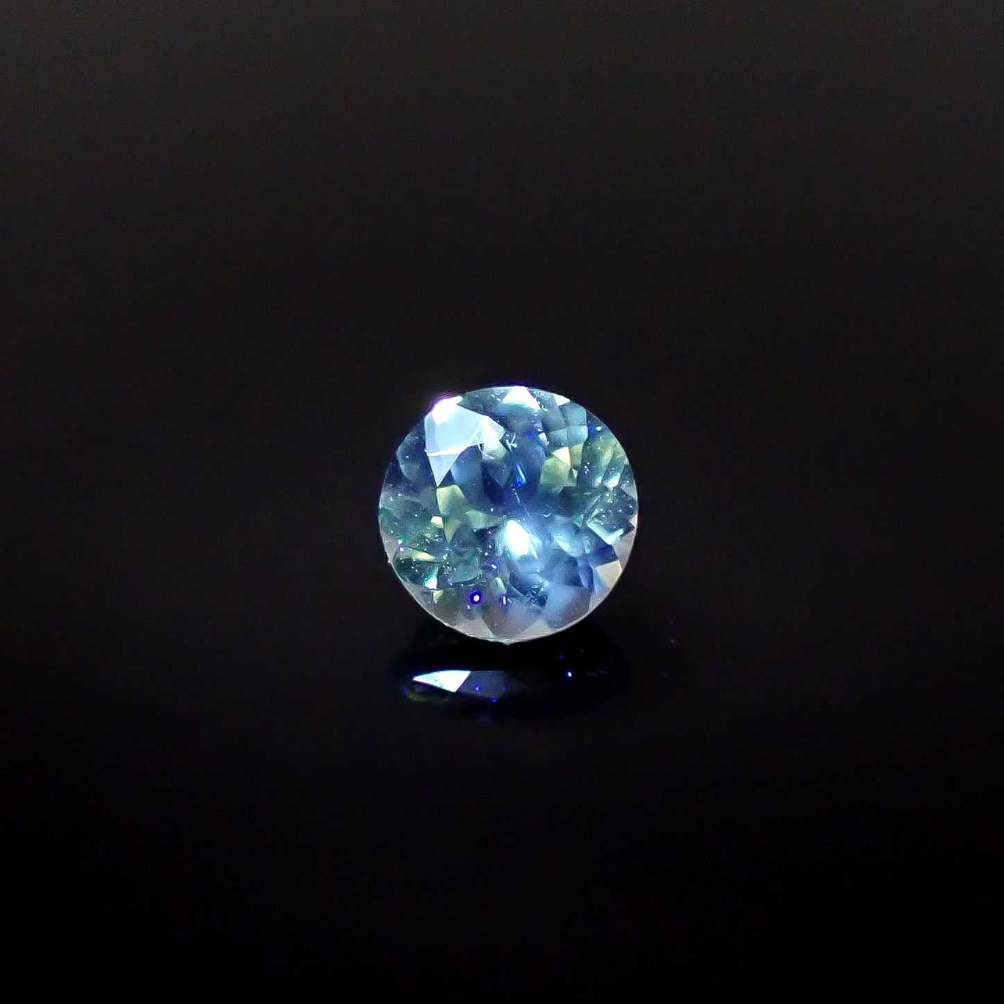 クリソベリルキャッツアイ スリランカ産 0.36ct [250329923]4.2x4.2mm前後