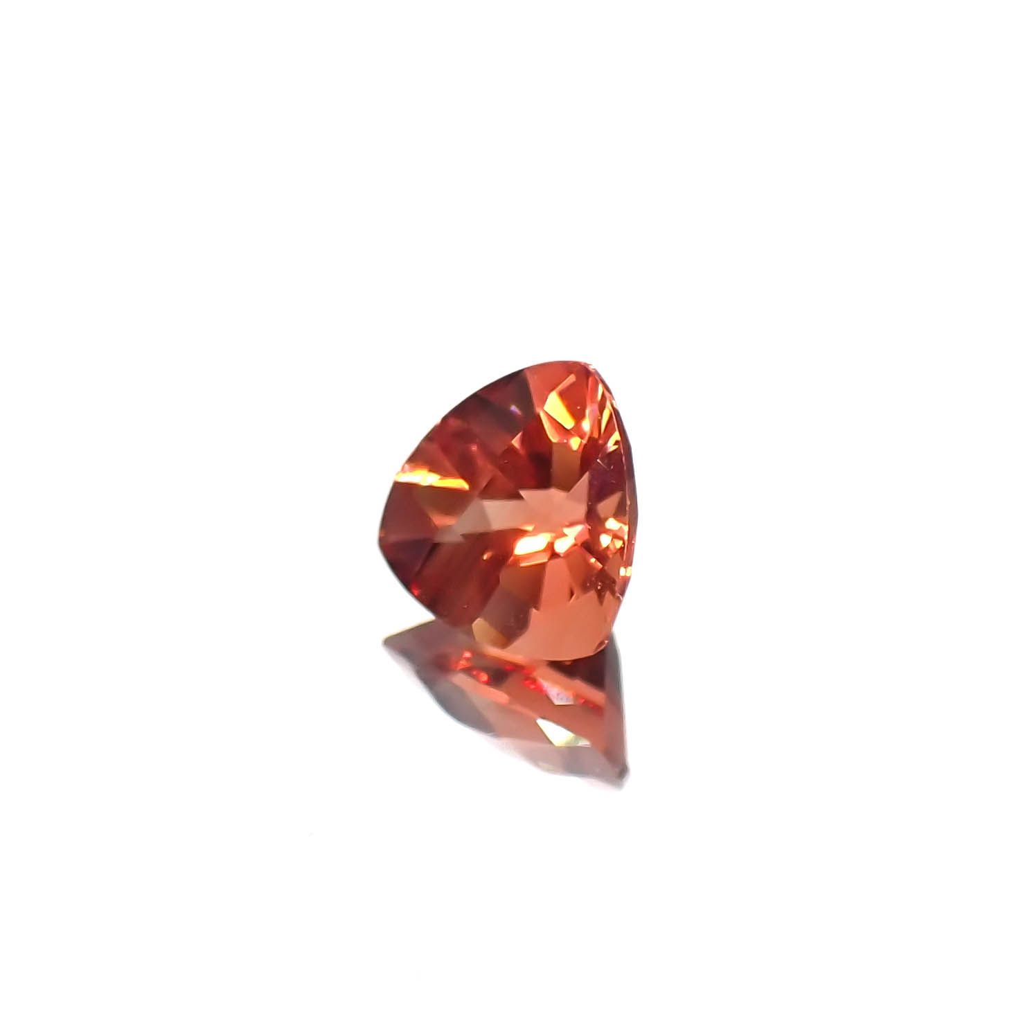 ◇チェッカーカット◇アンデシン(宝石名アンデシン/ラブラドライト)チベット産 0.67ct 識別済[240225968]6x6mm前後