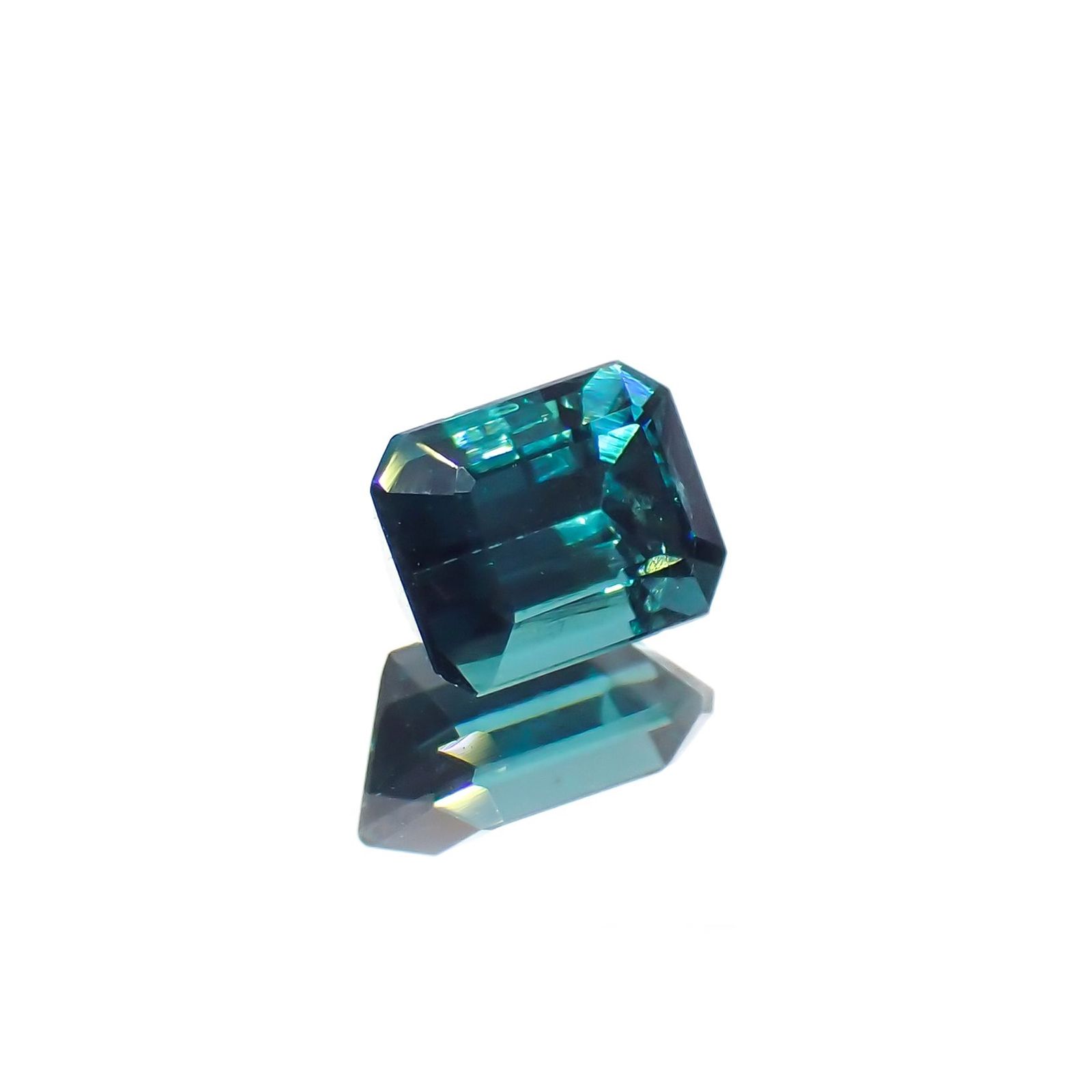 ブルートルマリン(宝石名トルマリン)アフガニスタン産 識別済 0.59ct / 5.3x4.1mm前後 [221219470]