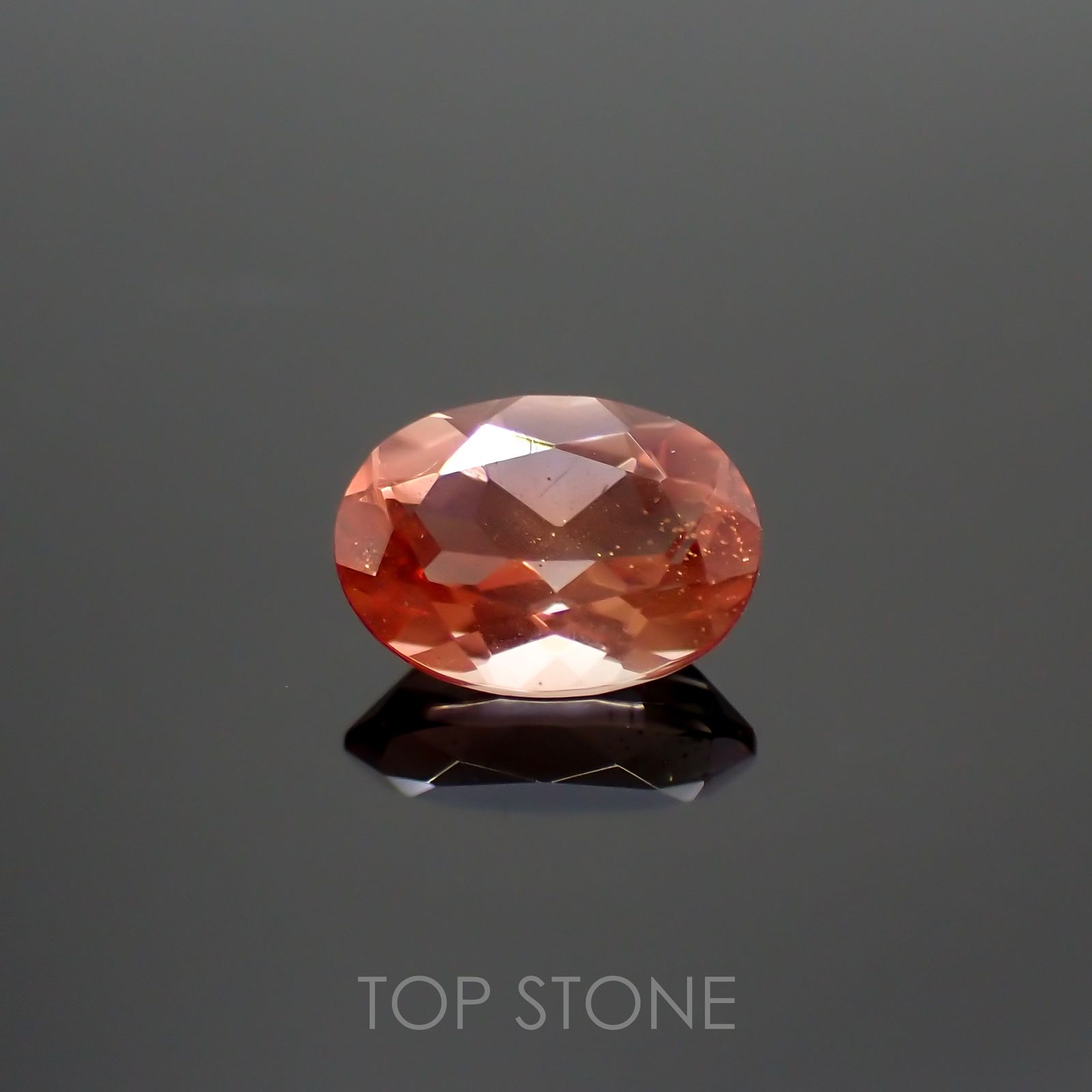 オレゴンサンストーン(宝石名ラブラドライト) アメリカ・オレゴン州産 0.76ct 識別済[20074131]7.1×5.2mm前後