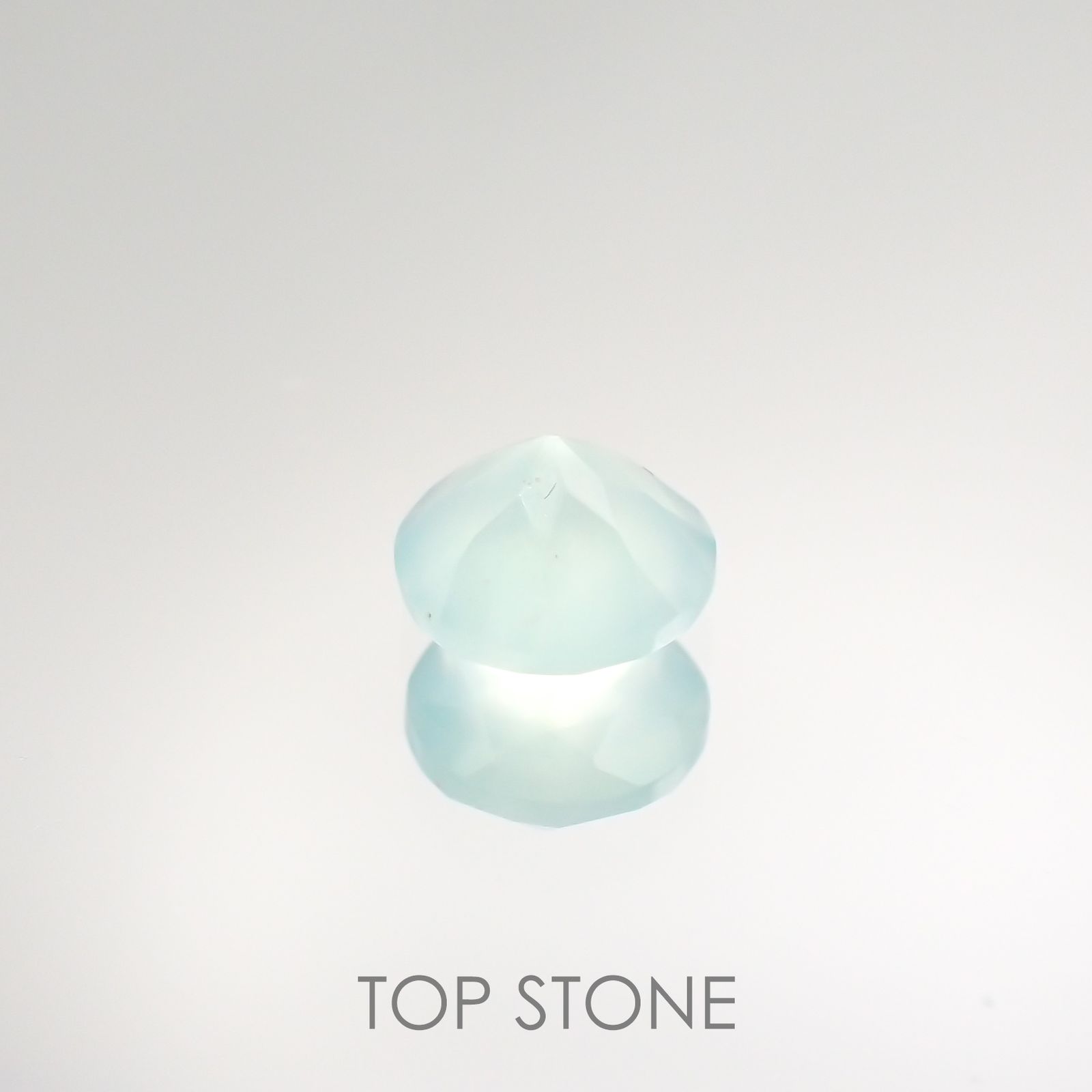 アクアプレーズ(宝石名ブルー グリーン・カルセドニー) 南アフリカ産 0.81ct 識別済[210812352]6.2×6.2mm前後