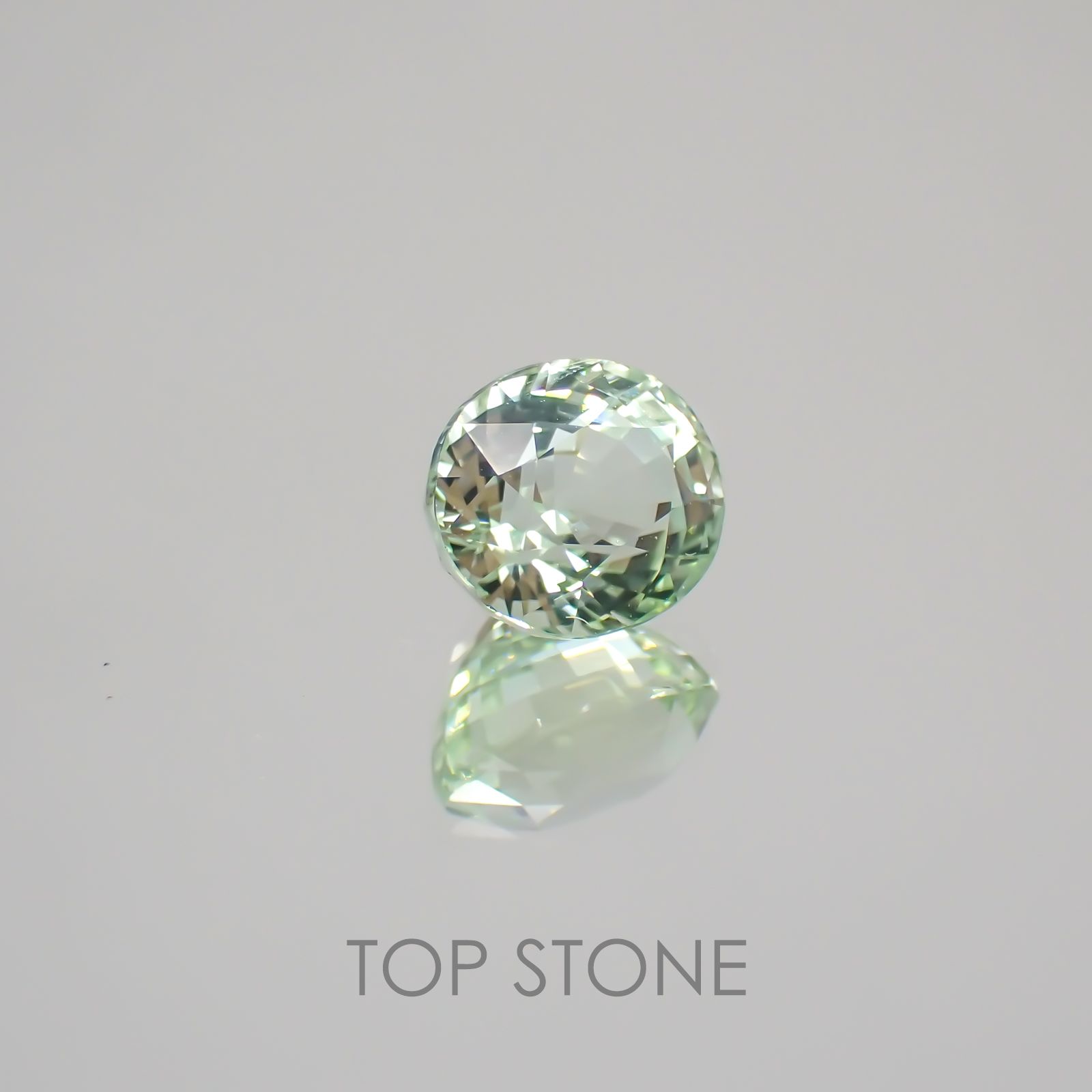 ミントトルマリン(宝石名ライトグリーン・トルマリン) ルワンダ産 1.904ct ソ付(彩珠)[21059998]7.5×6.6mm前後