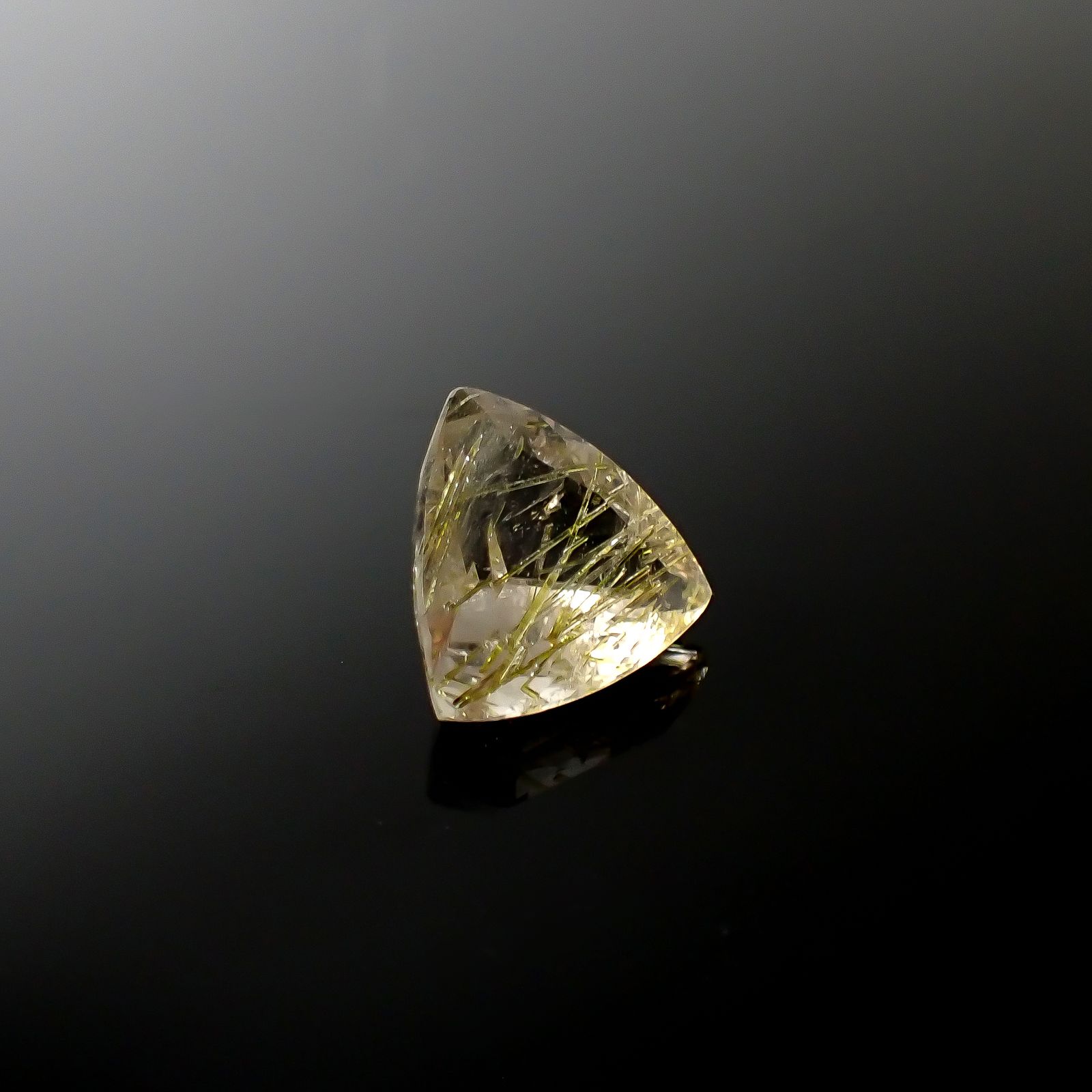 エピドートインクォーツ ブラジル産 6.36ct [240427297]13.2x12.8mm前後