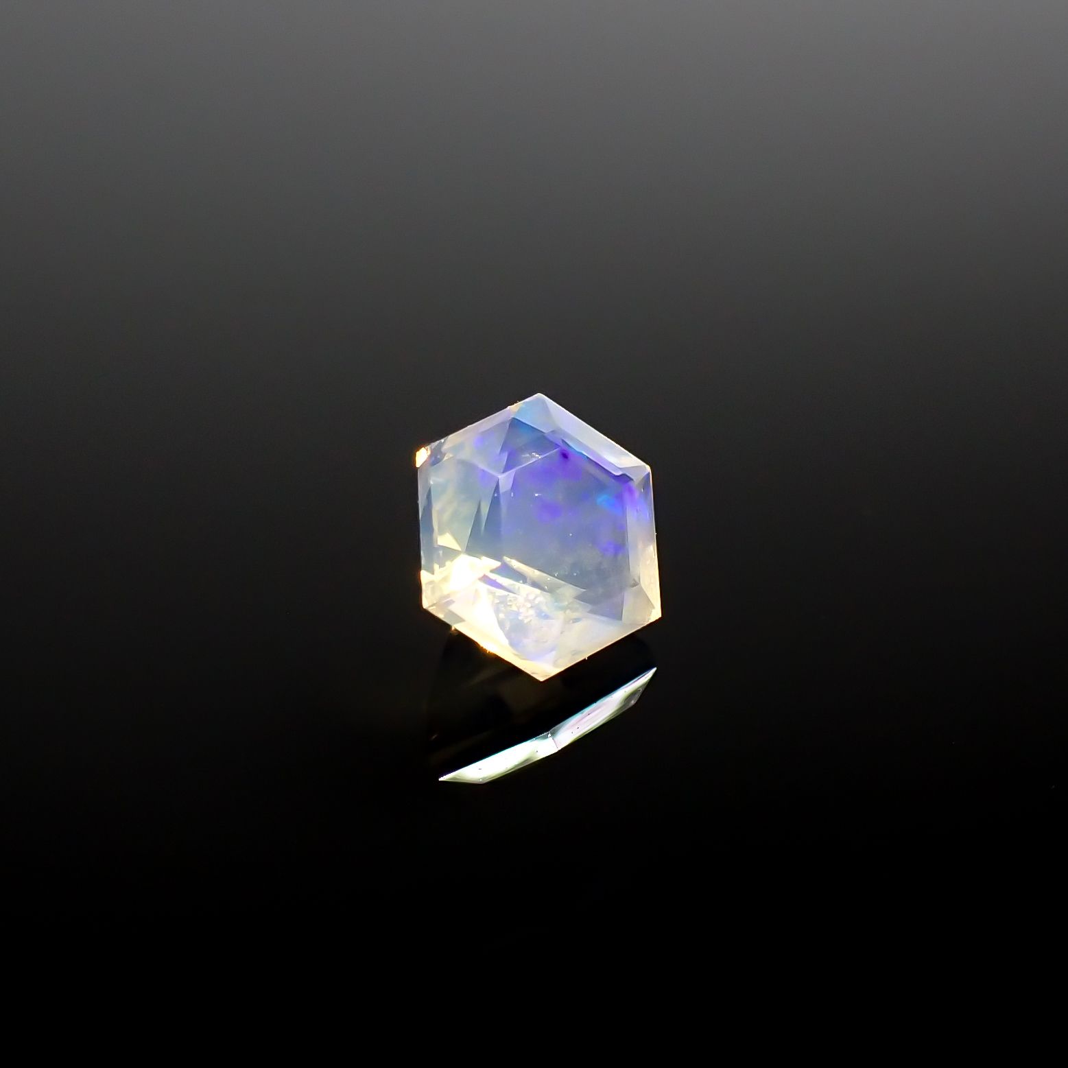 ◇ヘキサゴンカット◇エチオピアオパール エチオピア産 0.17ct[240226211]4x3.8mm前後