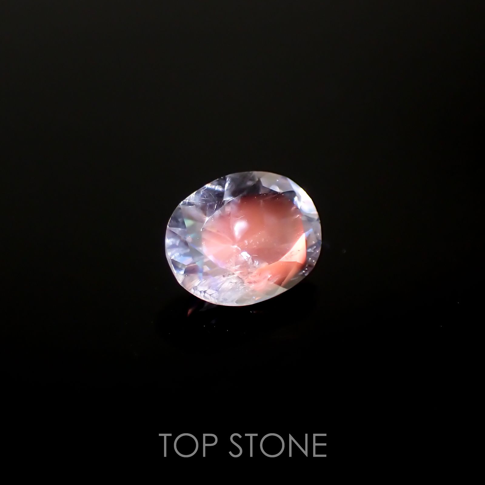 レインボームーンストーン(宝石名ラブラドライト)タンザニア産 0.61ct 識別済[220717207]6.5x5mm前後