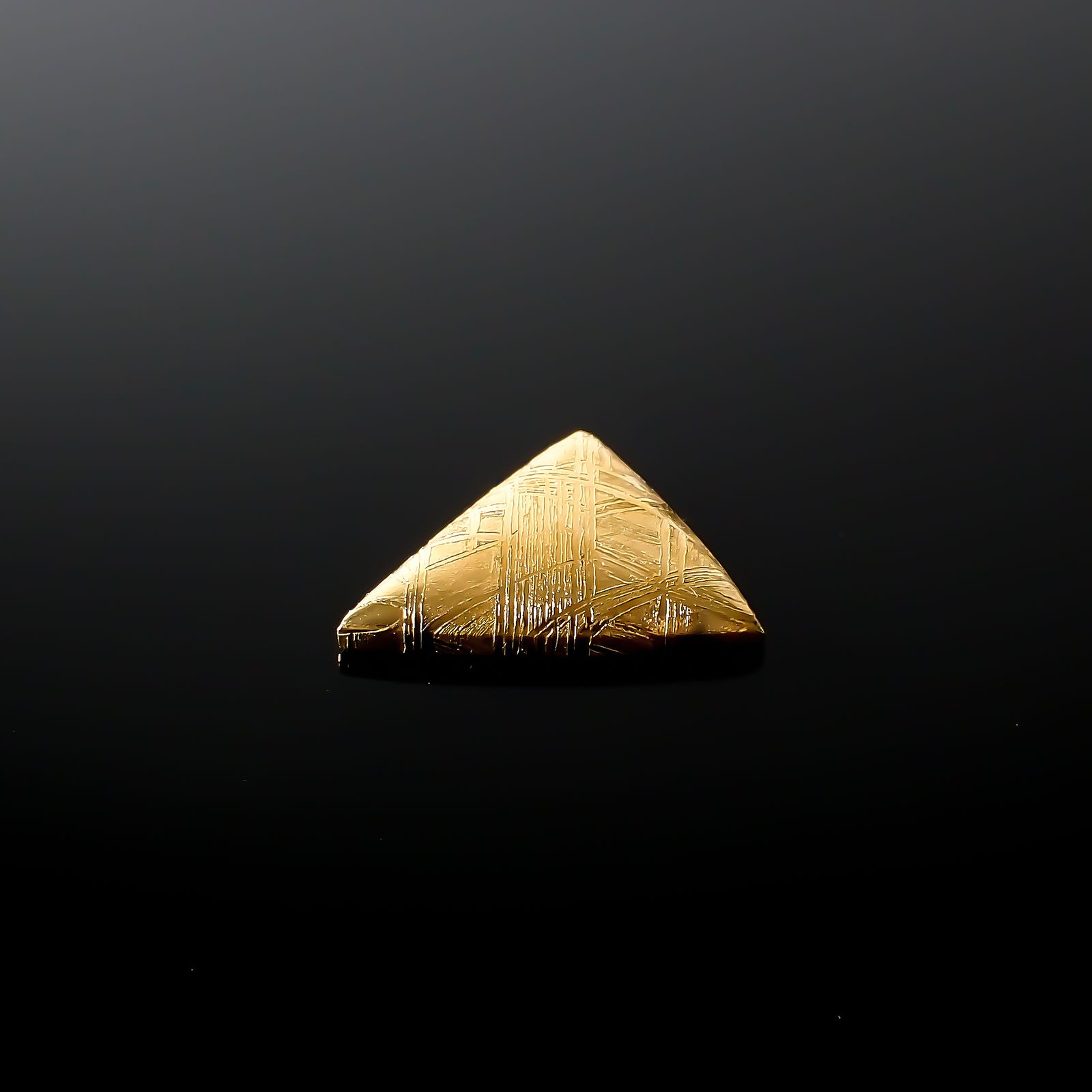 ムオニナルスタ隕石 発見地:スウェーデン 16.36ct[240125828]17.9x17.1mm前後