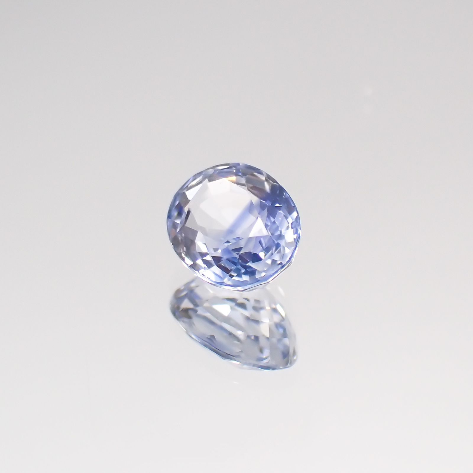 アイスブルーサファイア スリランカ・マダガスカル産 ルース 0.47ct[210611167]5×3.8mm前後