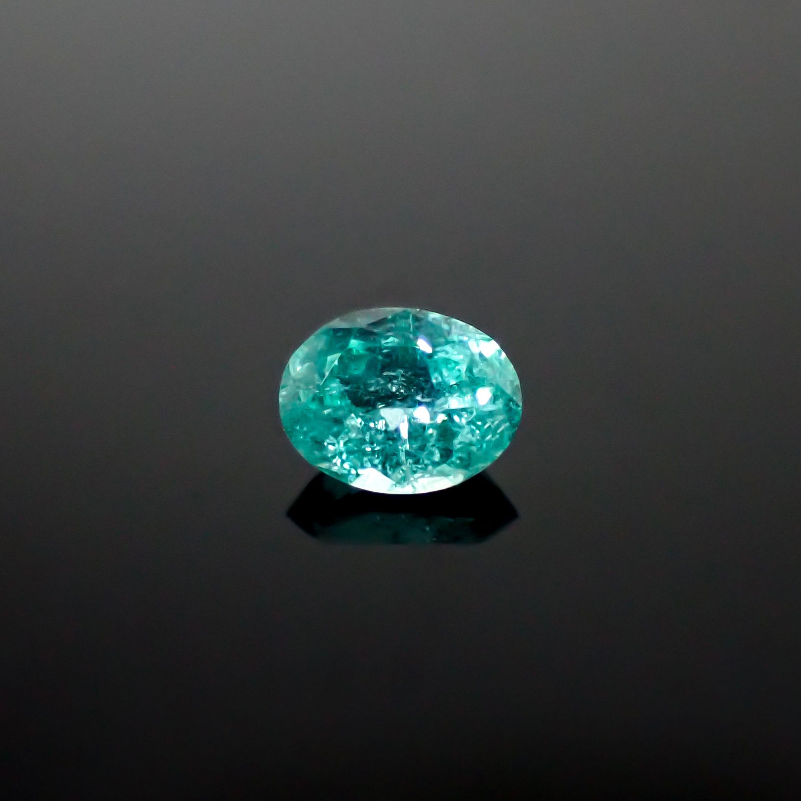 パライバトルマリン ブラジル・キントス鉱山産 0.15ct [241229541]3.9x3mm前後
