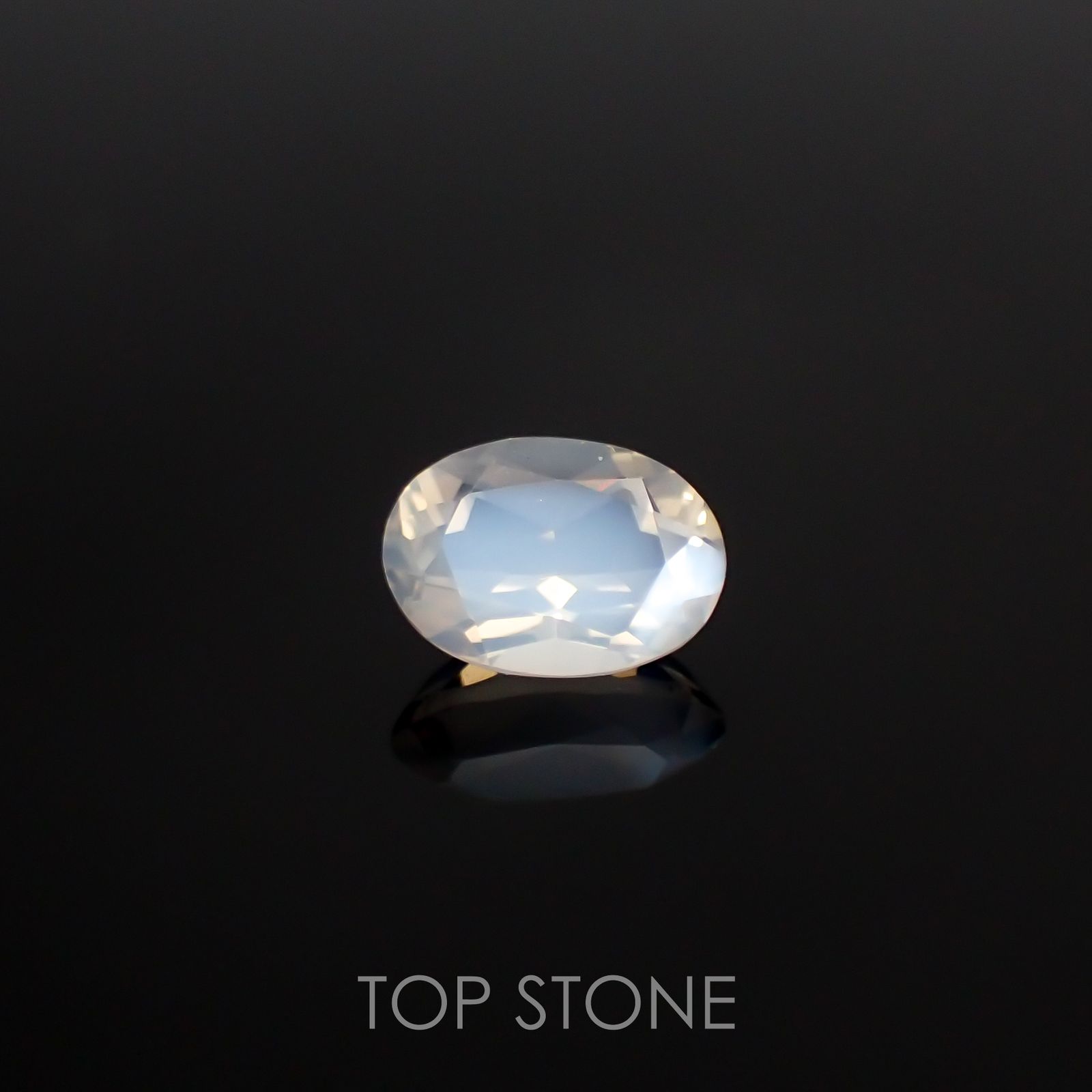 ムーンストーン インド・スリランカ産 ルース 0.73ct[210611348]7.1×5.1mm前後