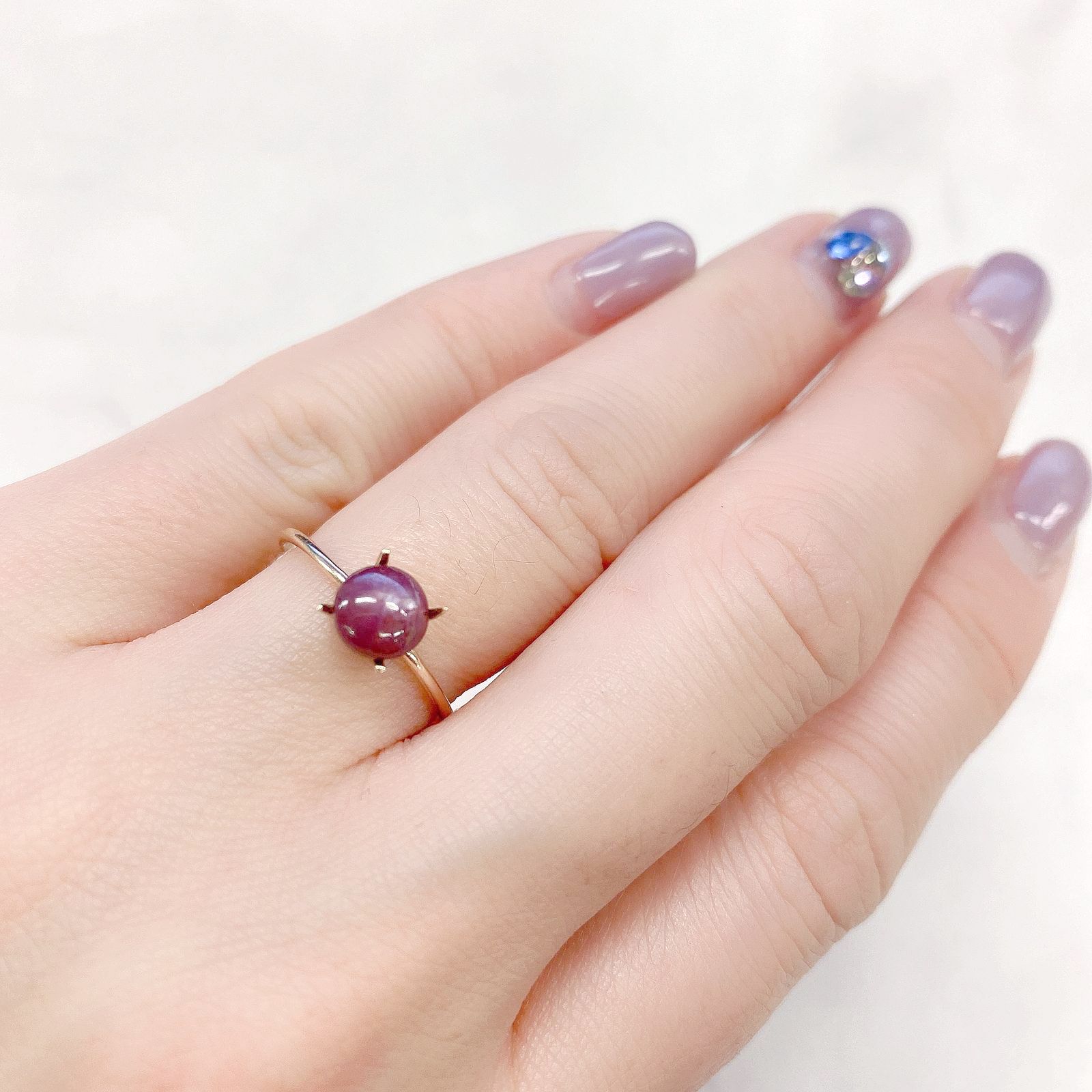 パープルスターサファイア(宝石名パープル・スター サファイア)インド産 1.66ct 識別済[230522218]6x6mm前後