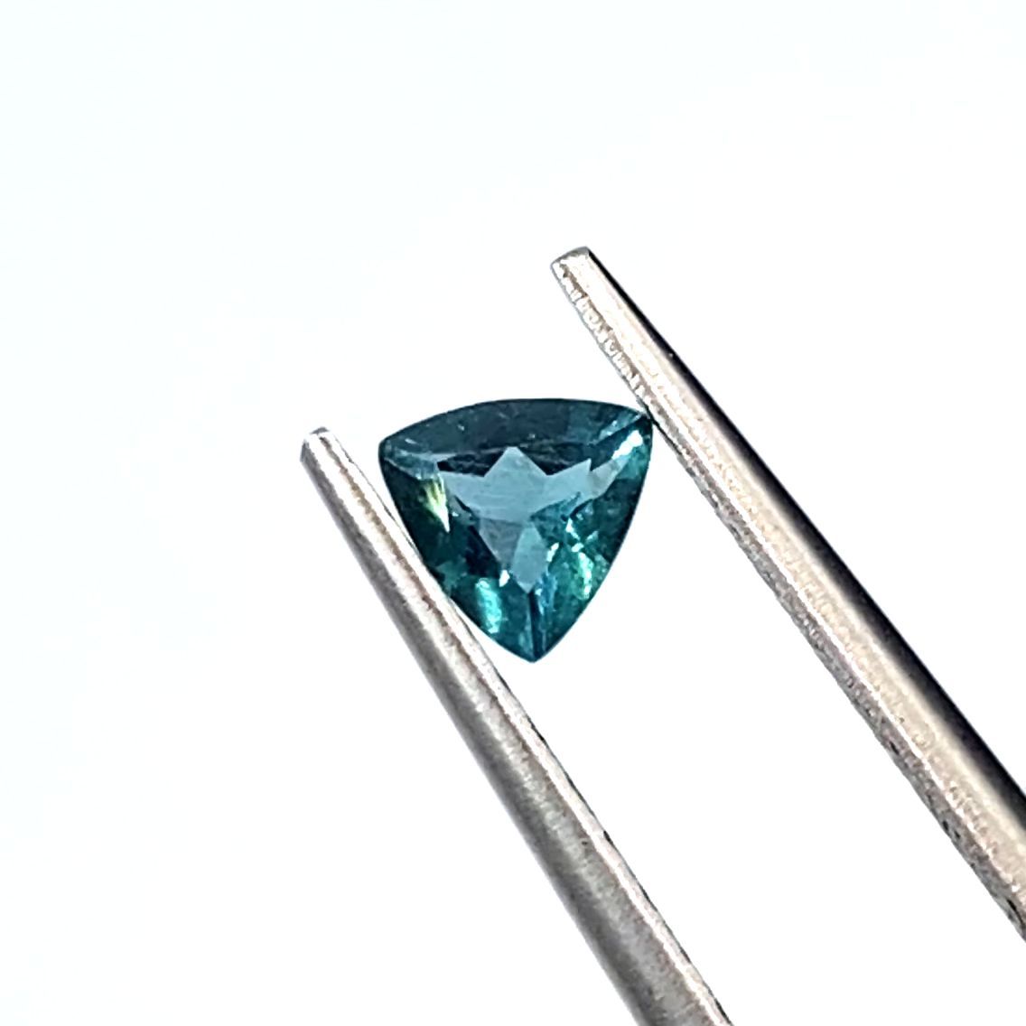 グリーンアパタイト(ノーブルモロキサイト)(宝石名アパタイト