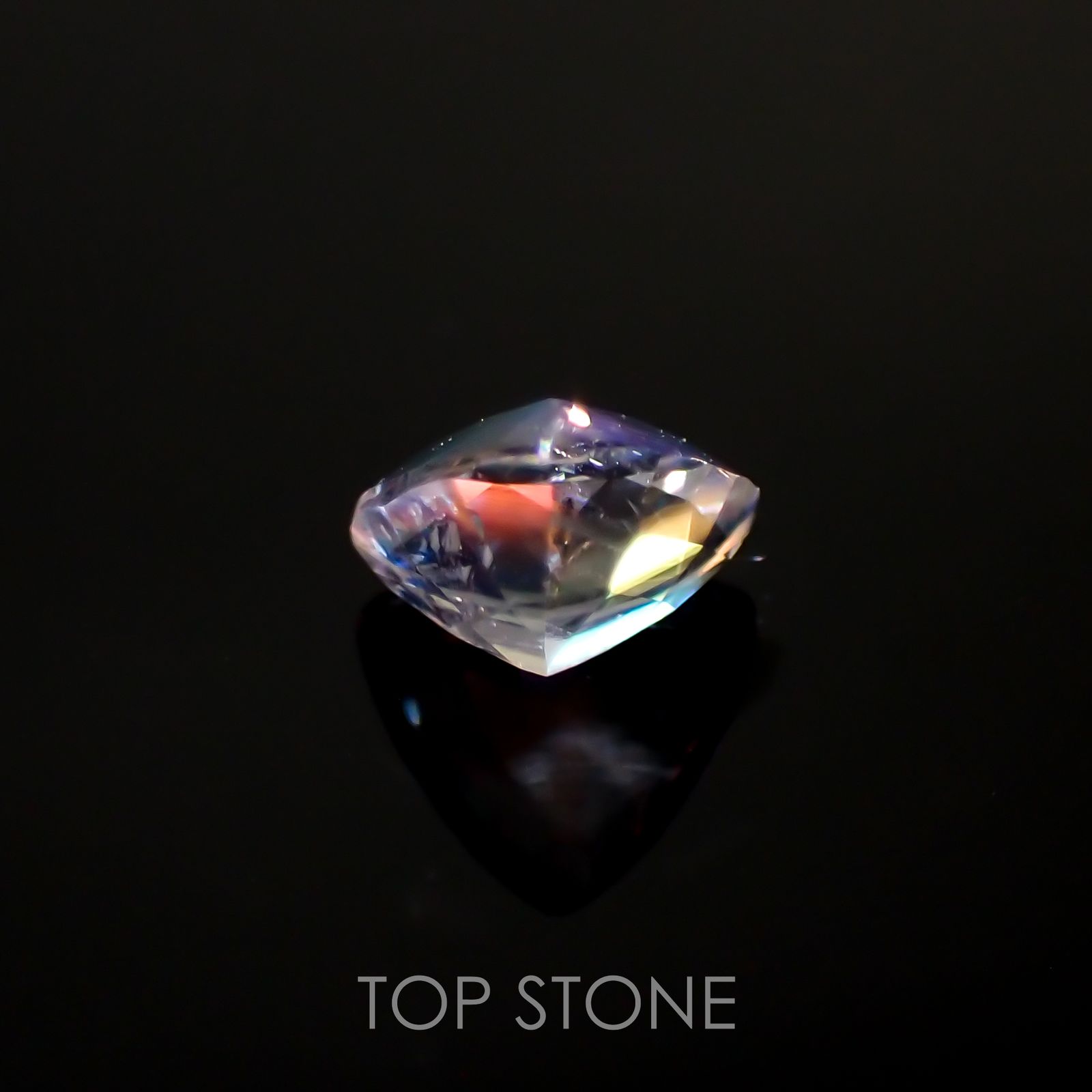 レインボームーンストーン(宝石名ラブラドライト)マダガスカル産 0.47ct 識別済[211113758]5.2x5.7mm前後