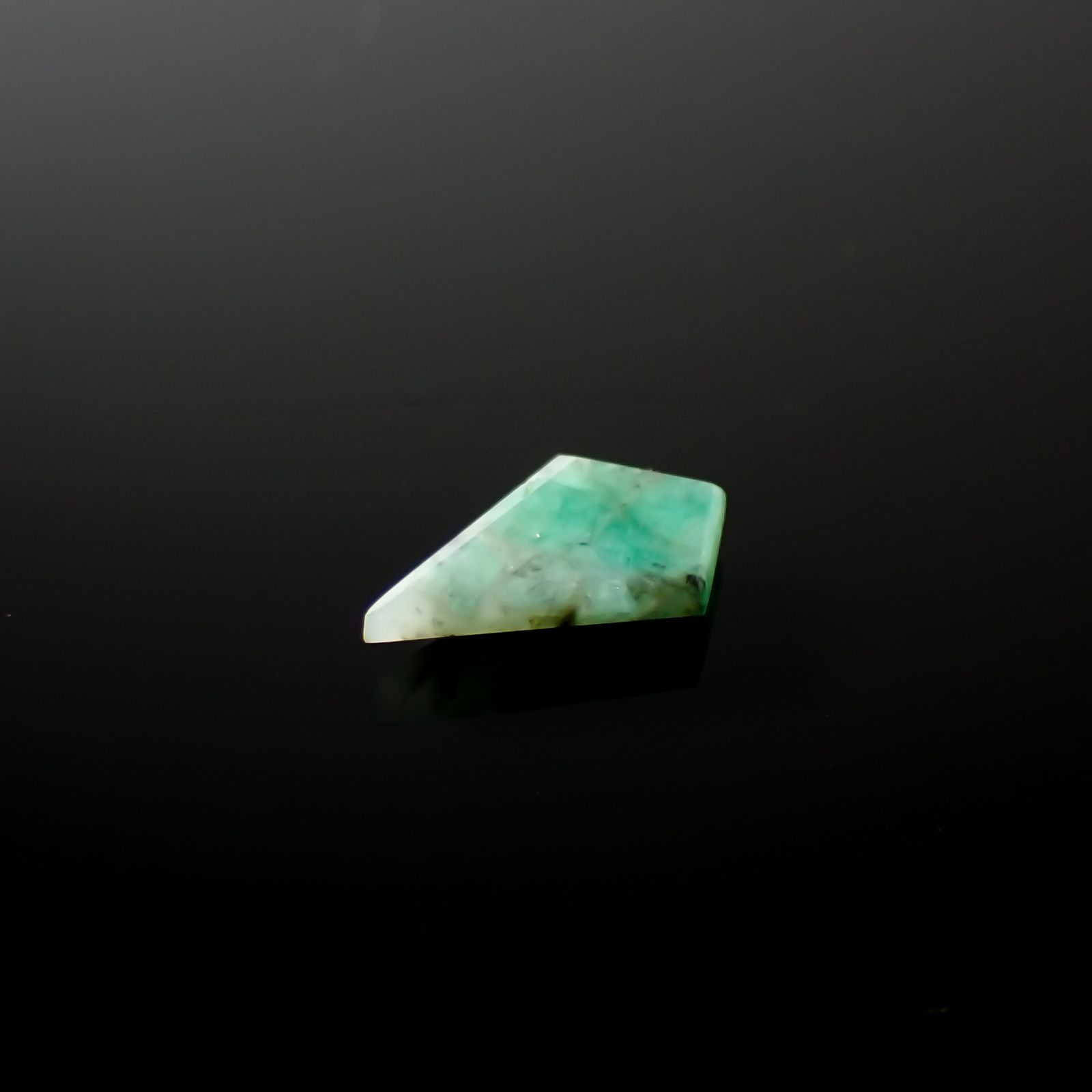 ◇カスタムカット◇エメラルド ブラジル産 2.00ct[240326485]14.5x9.1mm前後