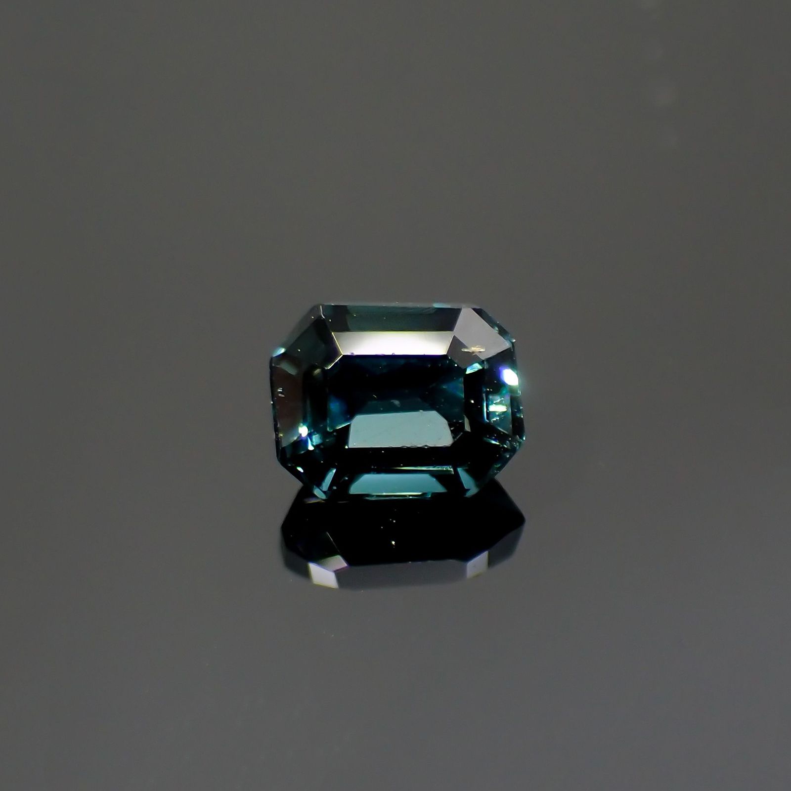 ブルートルマリン(宝石名トルマリン)アフガニスタン産 0.52ct 識別済[220115317]5.1x4mm前後