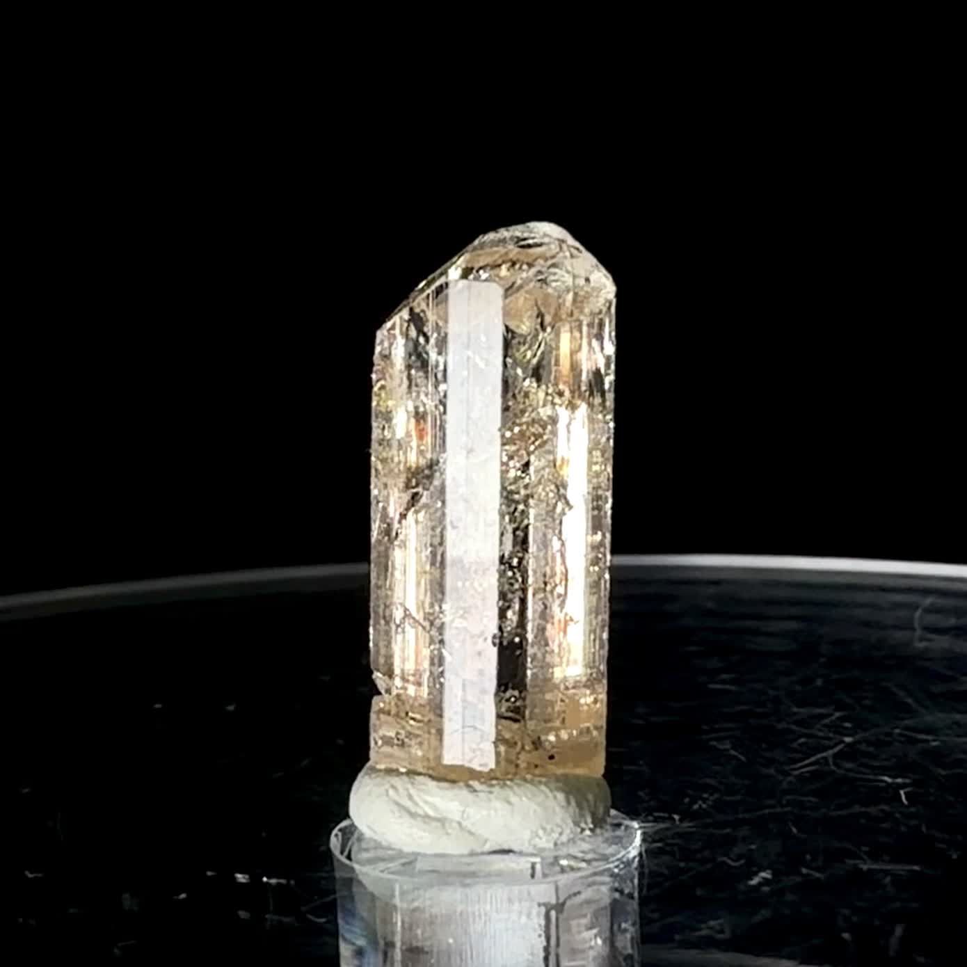 インペリアルトパーズ 原石 ザンビア産 5.31ct / 16.3x7mm前後