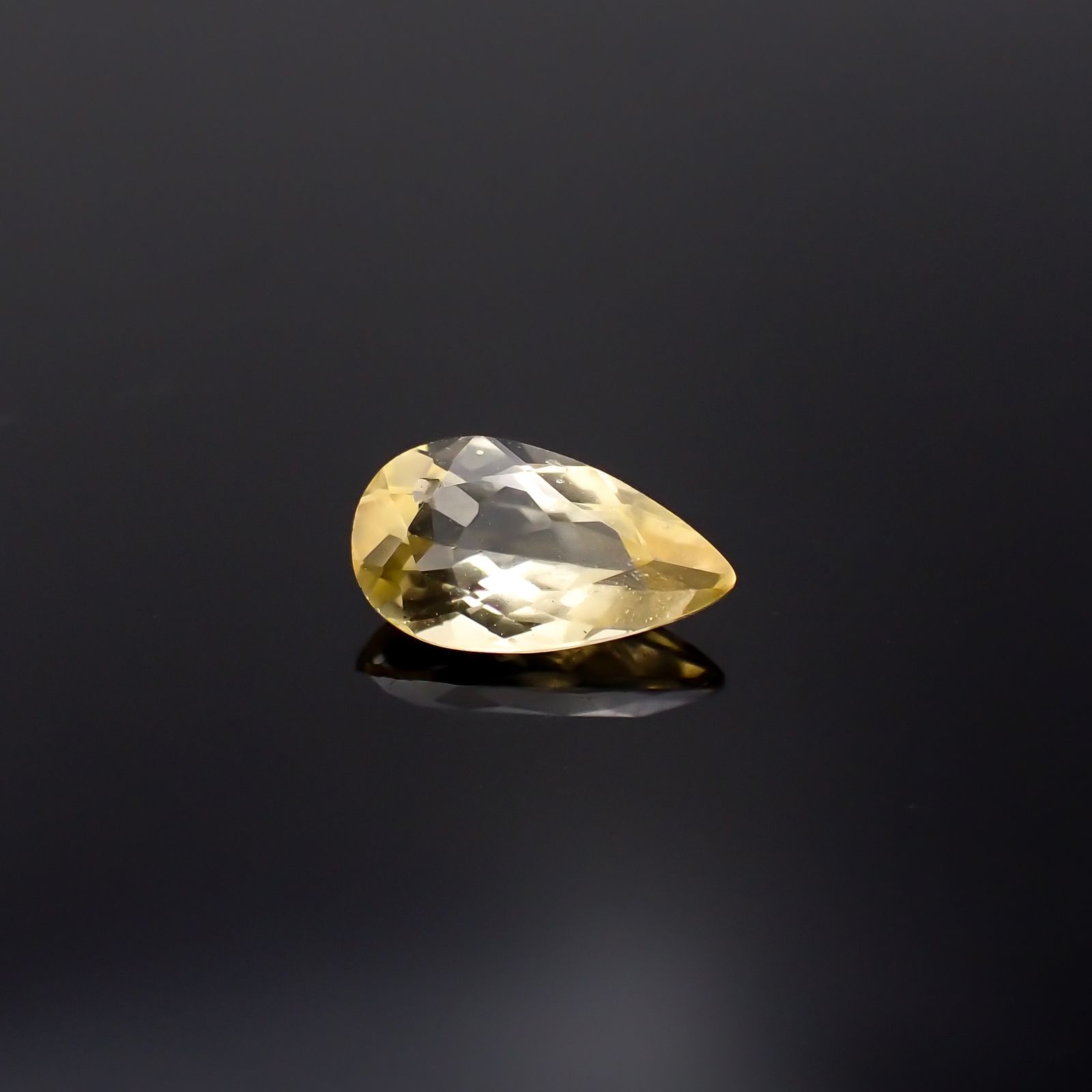 コンドロダイト(宝石名コンドロダイト)タンザニア産 0.897ct ソ付(彩珠)[231225227]8.7x5mm前後