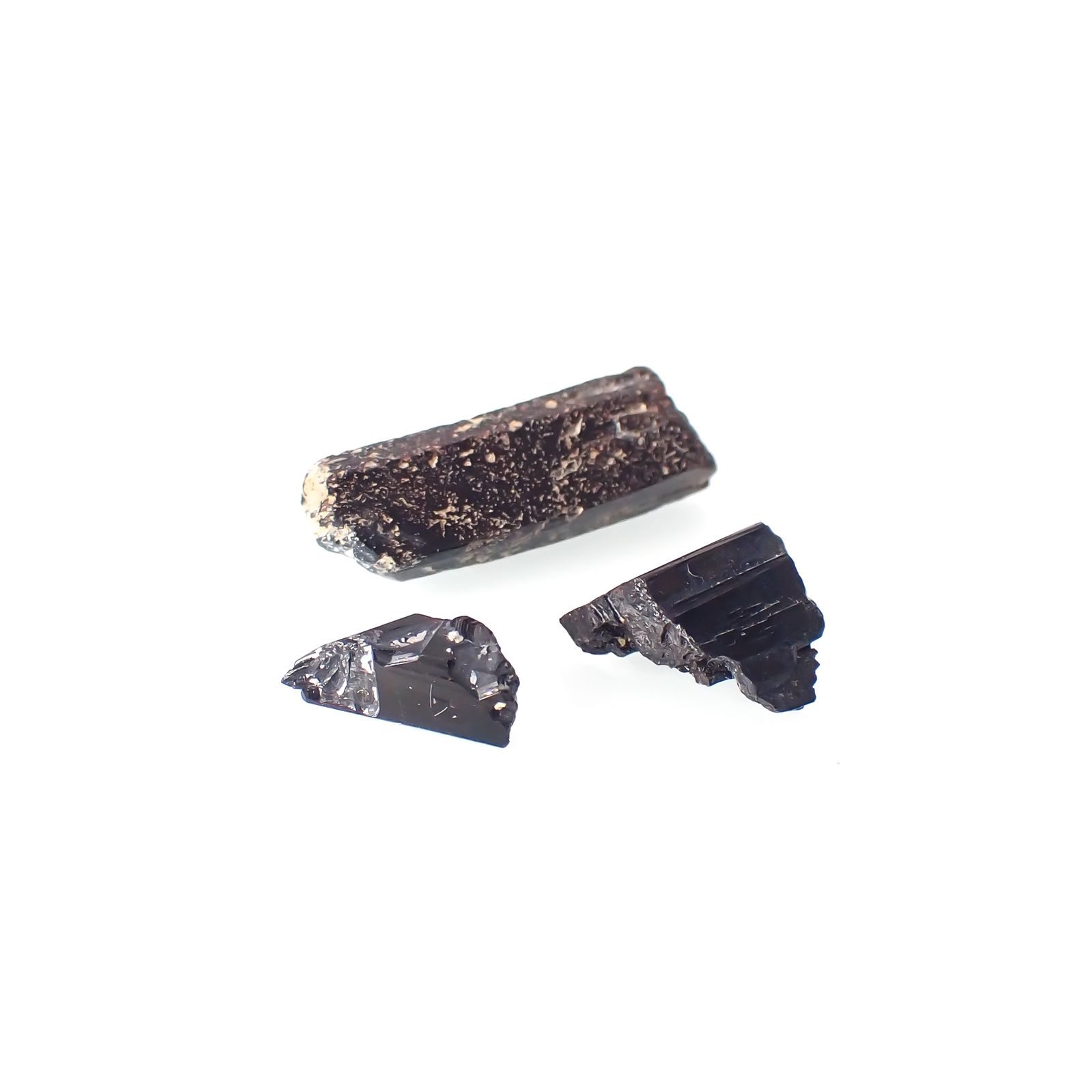 ネプチュナイト 原石 3個セット アメリカ・カリフォルニア州産 8.34ct(3pcs合計)[230622310]9.0-18.6x3.4-8.9mm前後