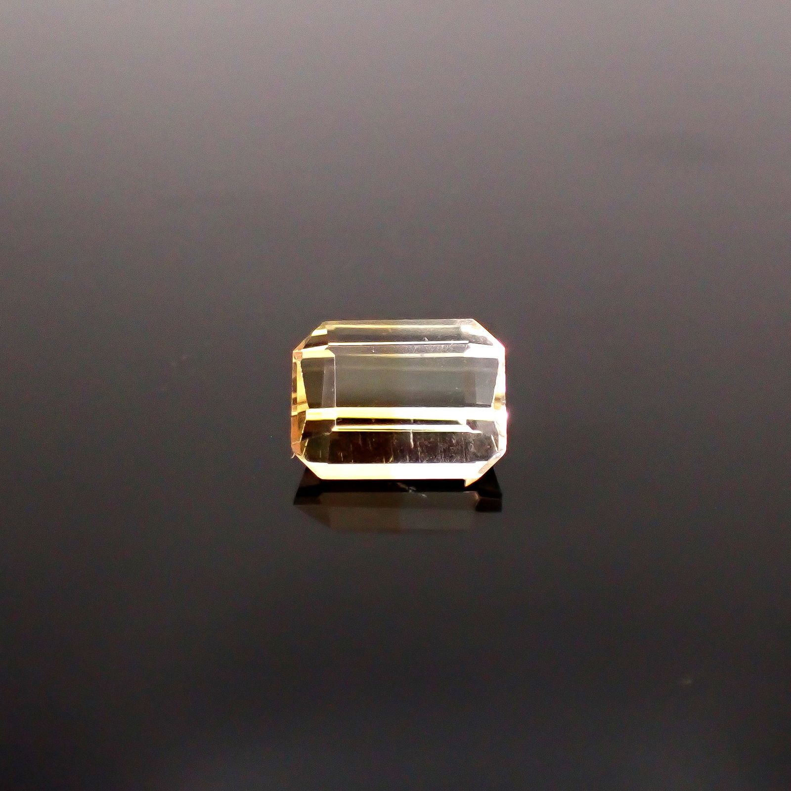 バイカラーシトリン ブラジル産 1.72ct / 8x6.1mm前後 [251231398]