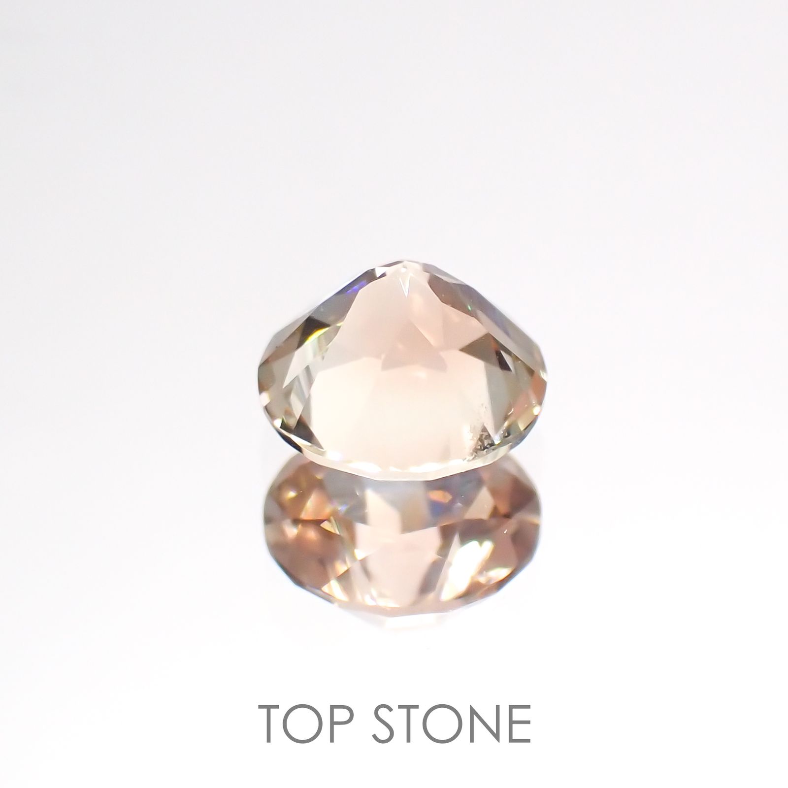 オレゴンサンストーン(宝石名ラブラドライト) アメリカ・オレゴン州産 0.77ct 識別済[21018886]5.9×5.9mm前後