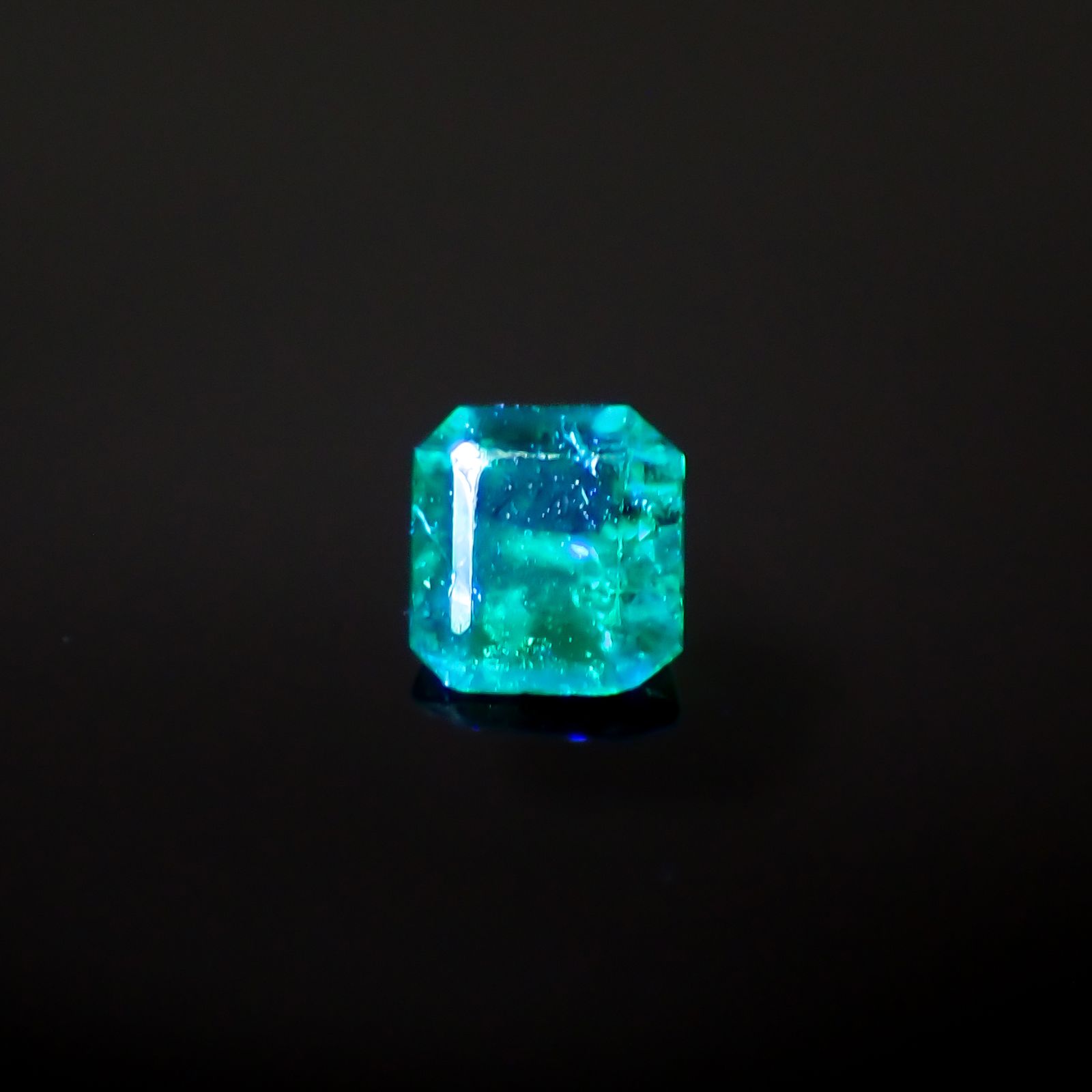 エメラルド コロンビア産 0.15ct[240427235]3.4x3.1mm前後