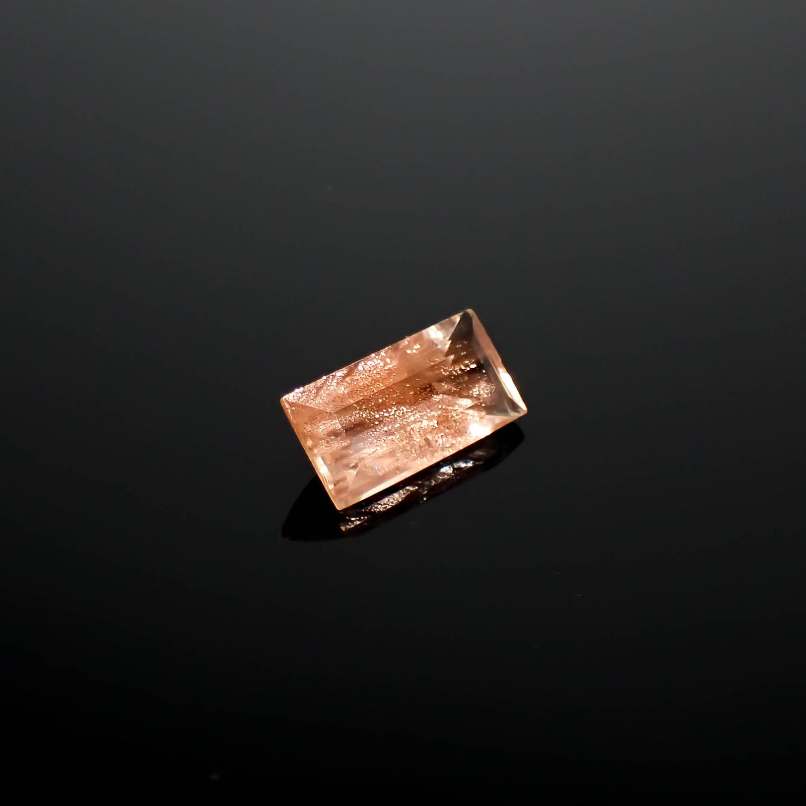 オレゴンサンストーン アメリカ・オレゴン州産 2.23ct[240627874]11.8x5.9mm前後