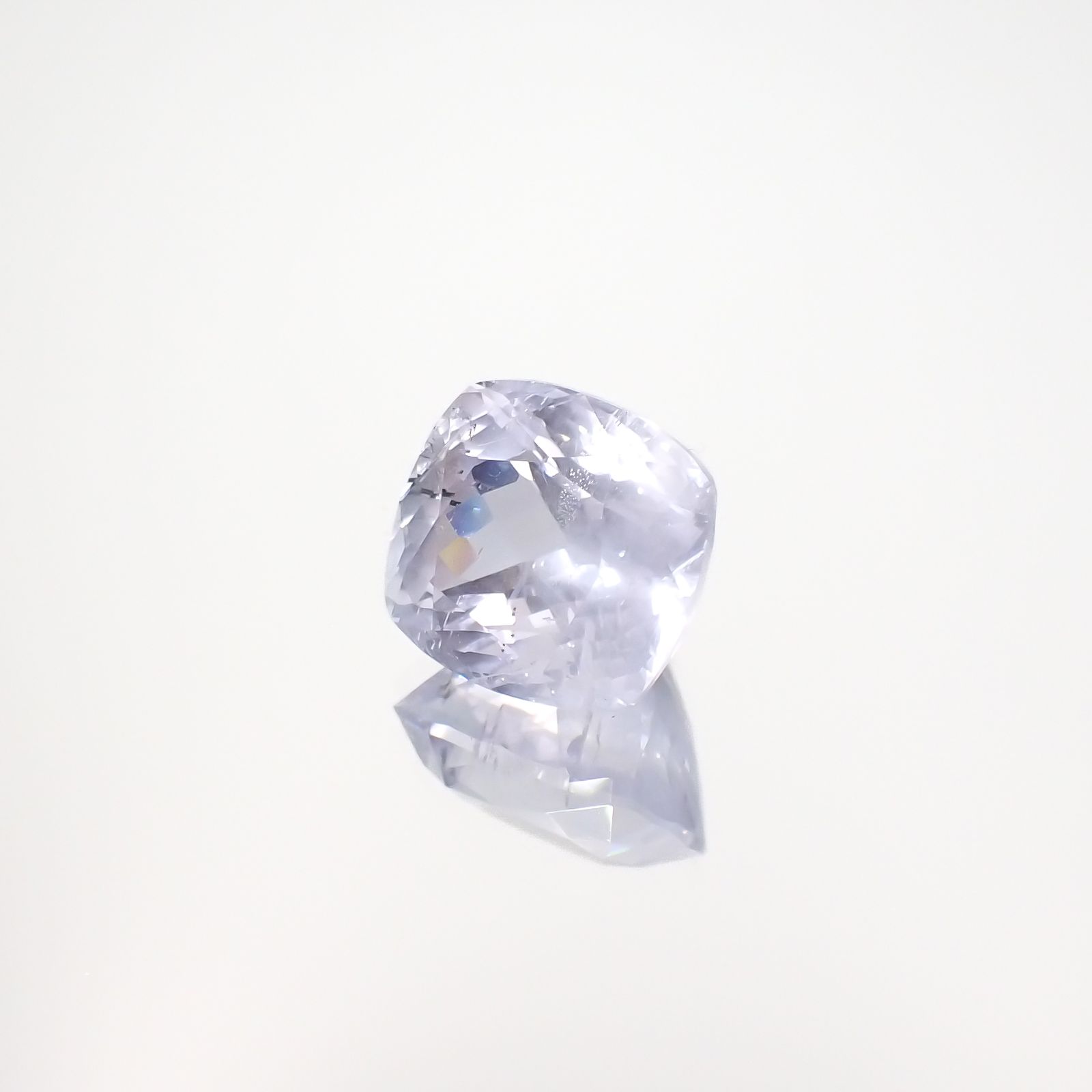 スキャポライト フルオレッセンス ミャンマー・モゴック産 4.22ct[230421436]10.1x9.2mm前後