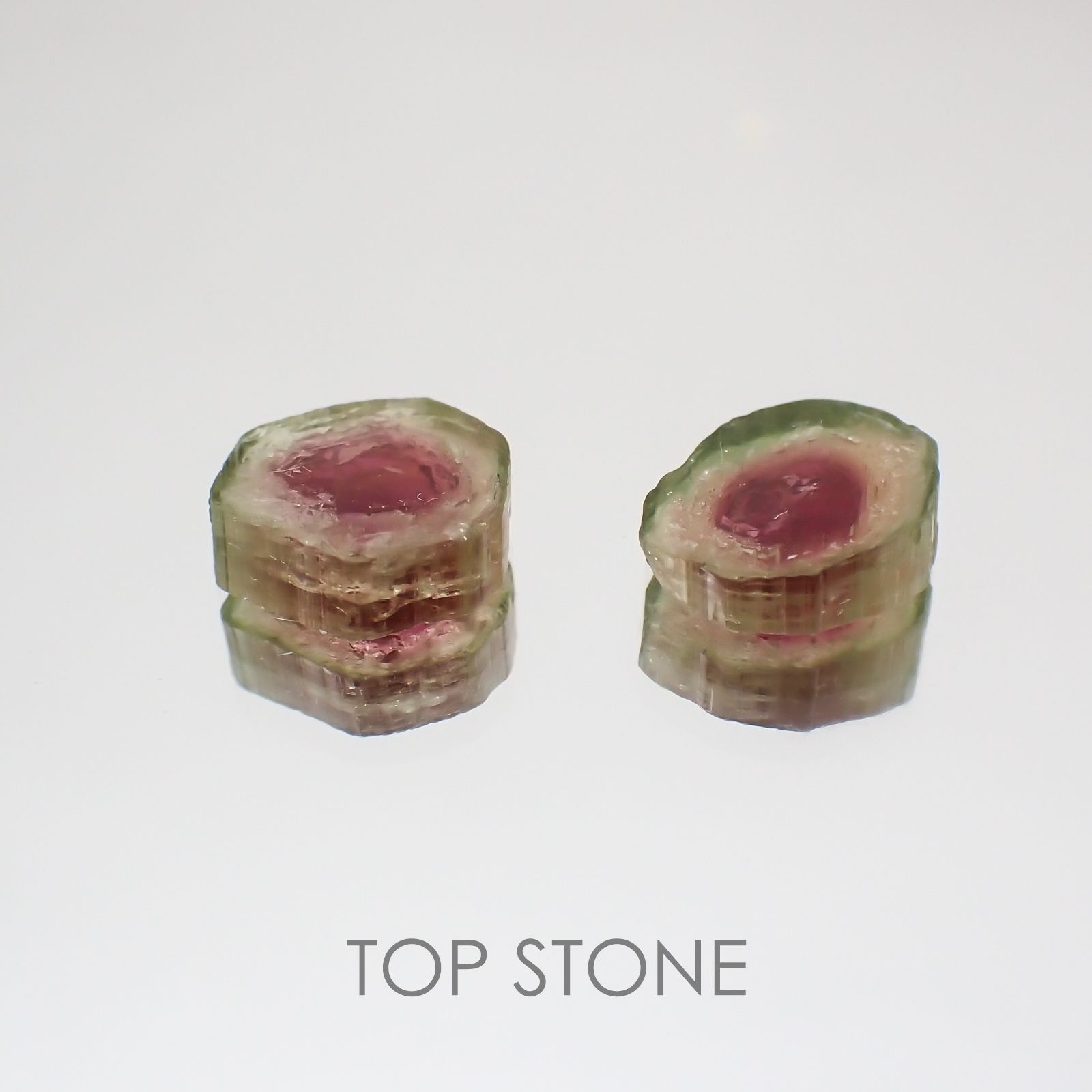 ウォーターメロントルマリン 2個セット ブラジル産 原石・結晶 3.22ct[21019626]7.7-8.4×7.2-7.9mm前後
